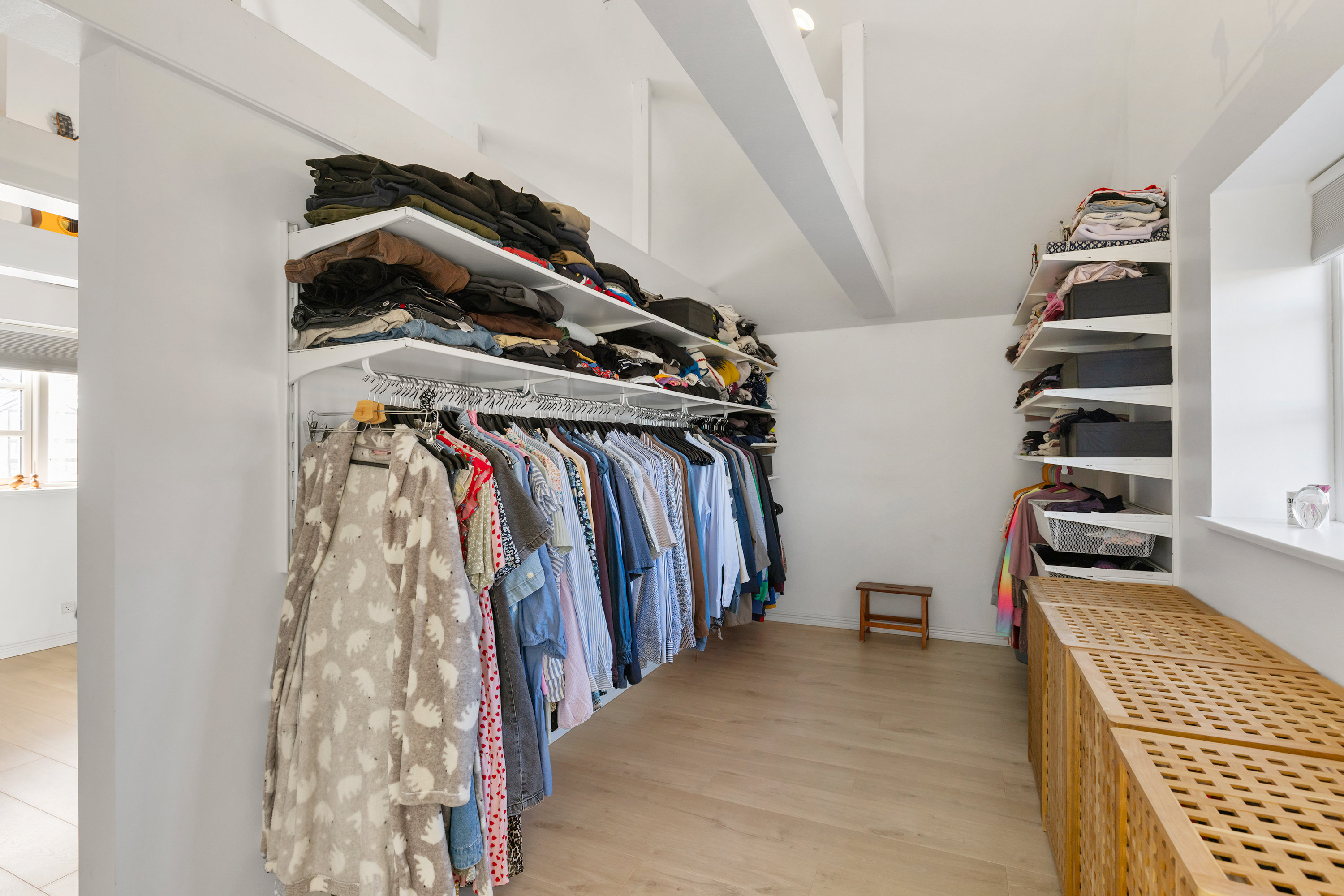 Fremhævet walkin closet billede i fuldskærmstilstand. Billede af Hybenvej 3, 9440 Aabybro