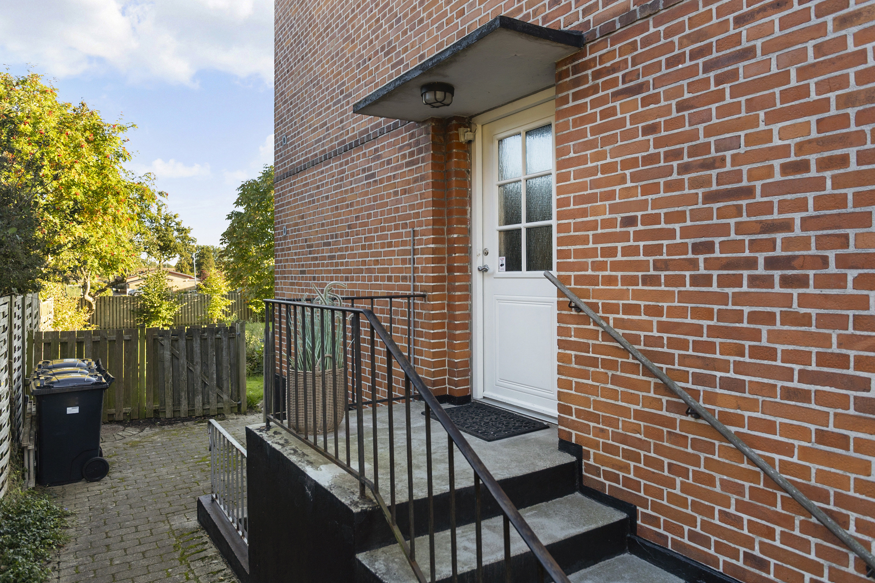 Fremhævet entré billede i fuldskærmstilstand. Billede af Dankvart Dreyers Vej 28, 1., 5230 Odense M