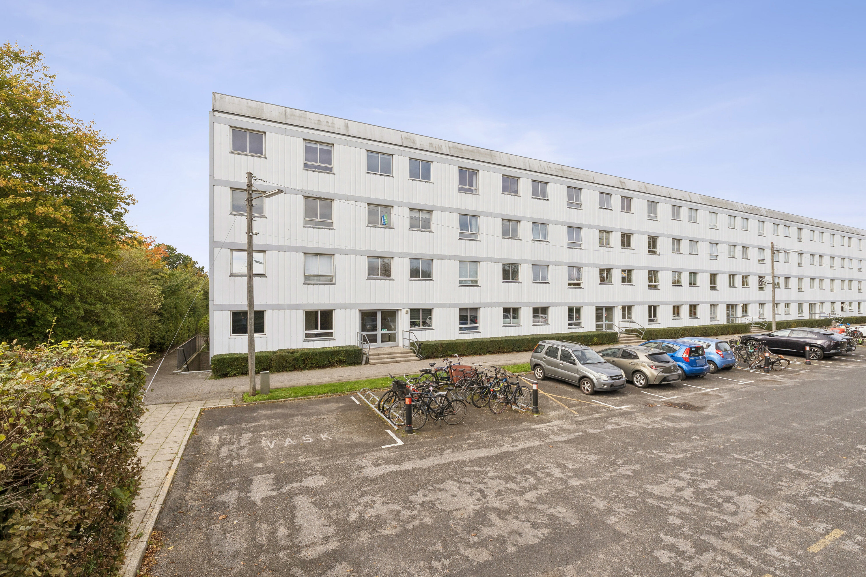 Fremhævet parkeringsplads billede i fuldskærmstilstand. Billede af Skanderupvej 18, 2. tv., 2610 Rødovre