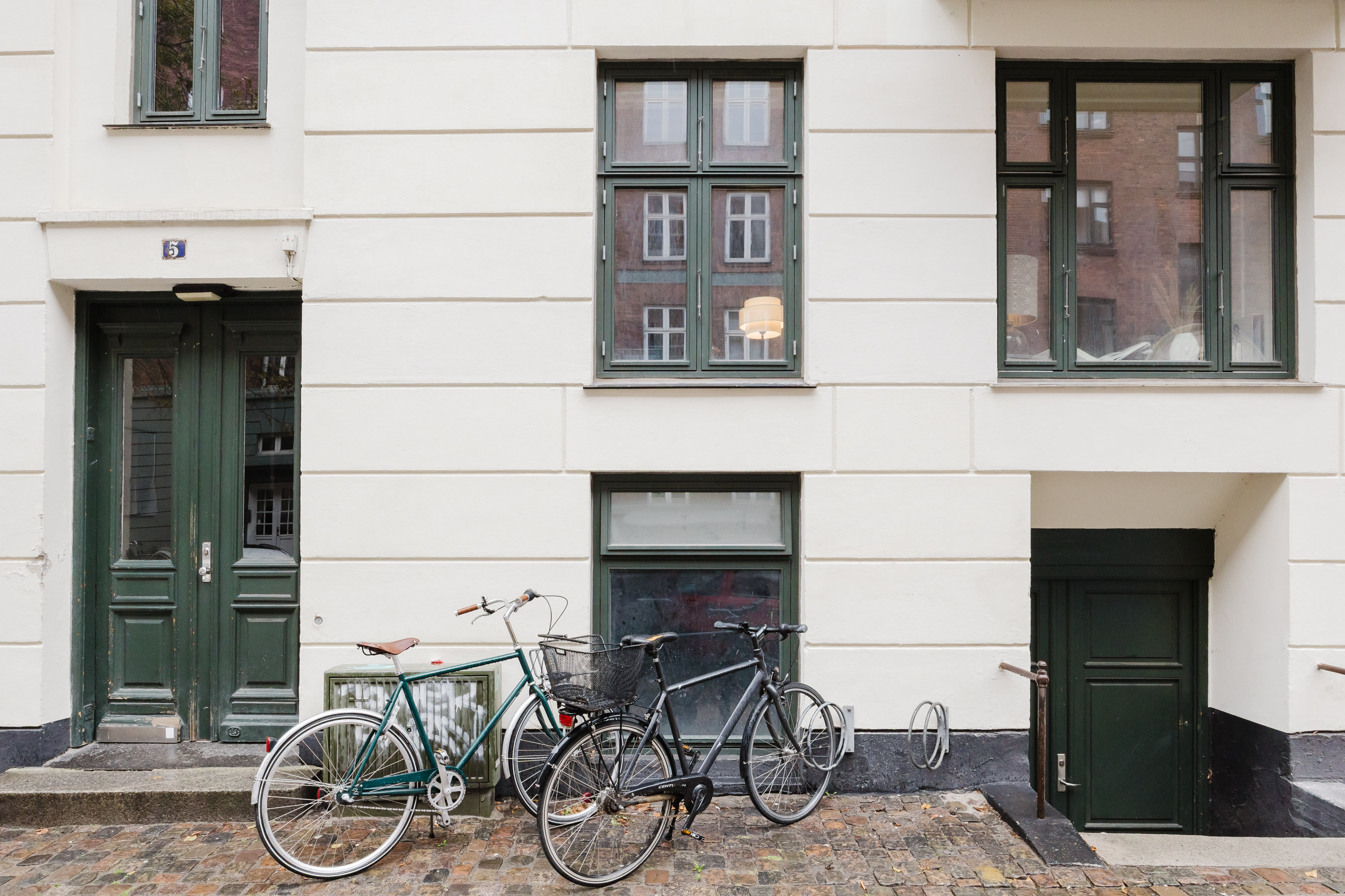 Fremhævet andet billede i fuldskærmstilstand. Billede af Esbern Snares Gade 5, st. th., 1725 København V