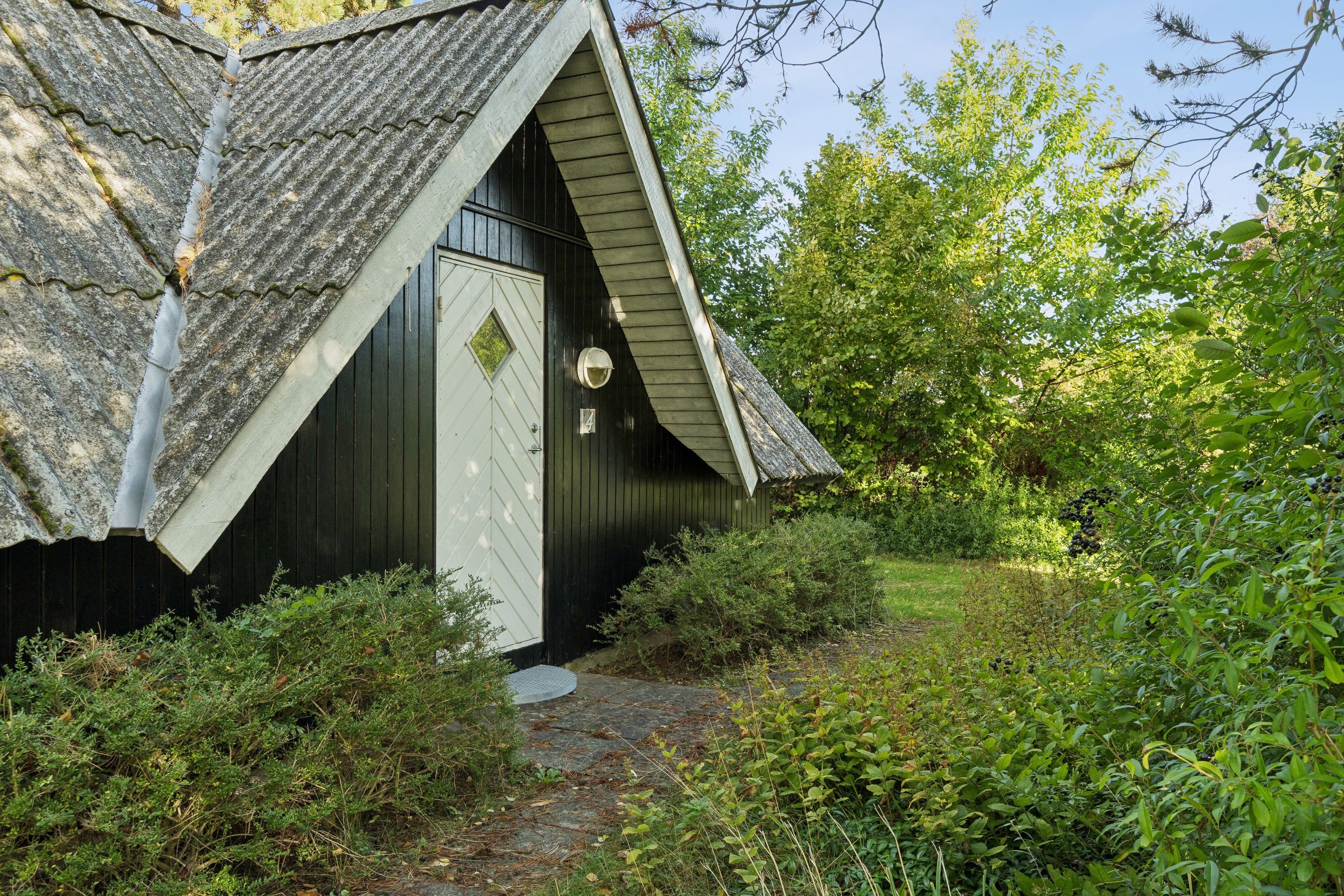 Fremhævet set fra haven billede i fuldskærmstilstand. Billede af Sløruglevej 4, Ll Kongsmark, 4200 Slagelse