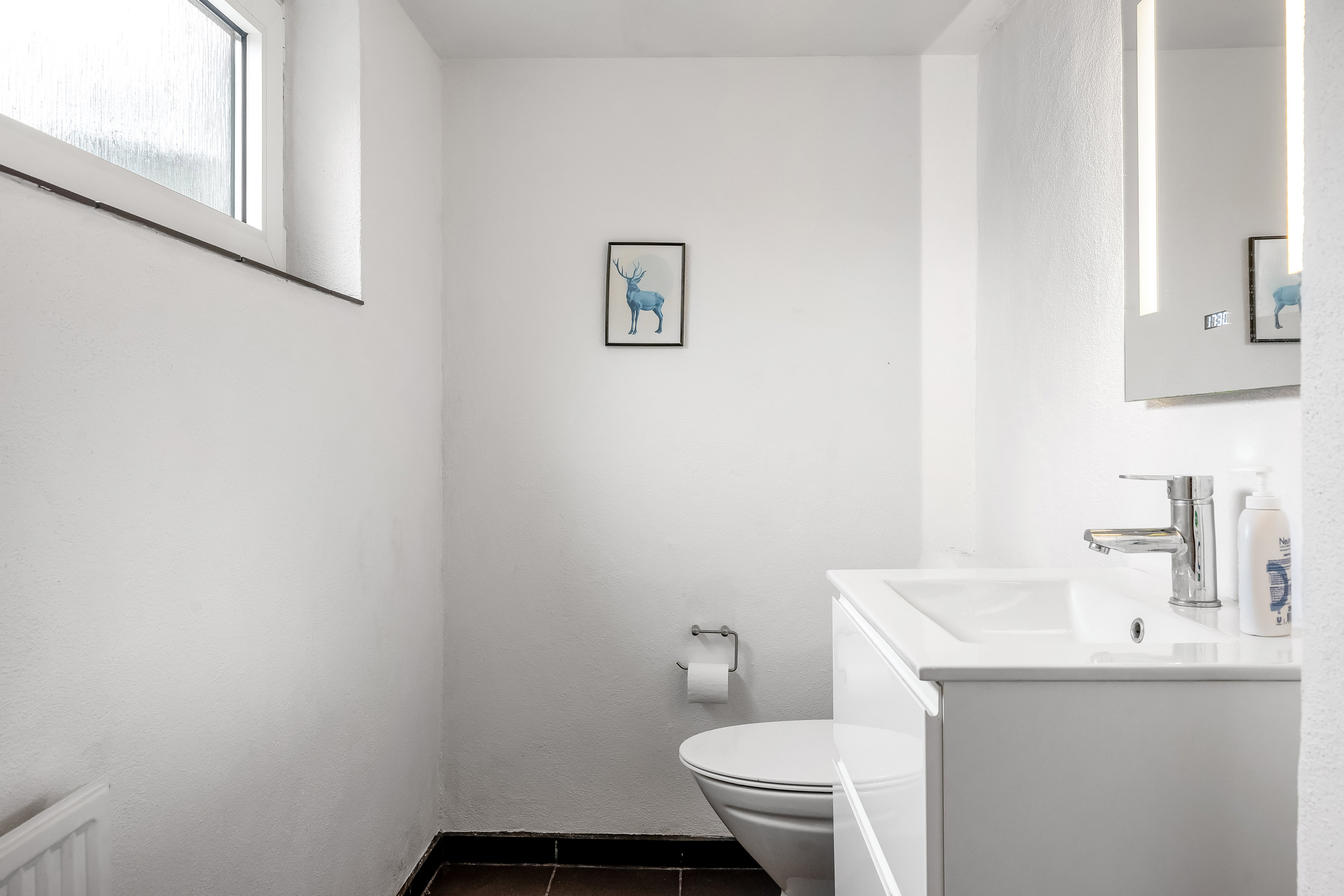 Fremhævet toilet billede i fuldskærmstilstand. Billede af Fabjergvej 18, Nørlem, 7620 Lemvig