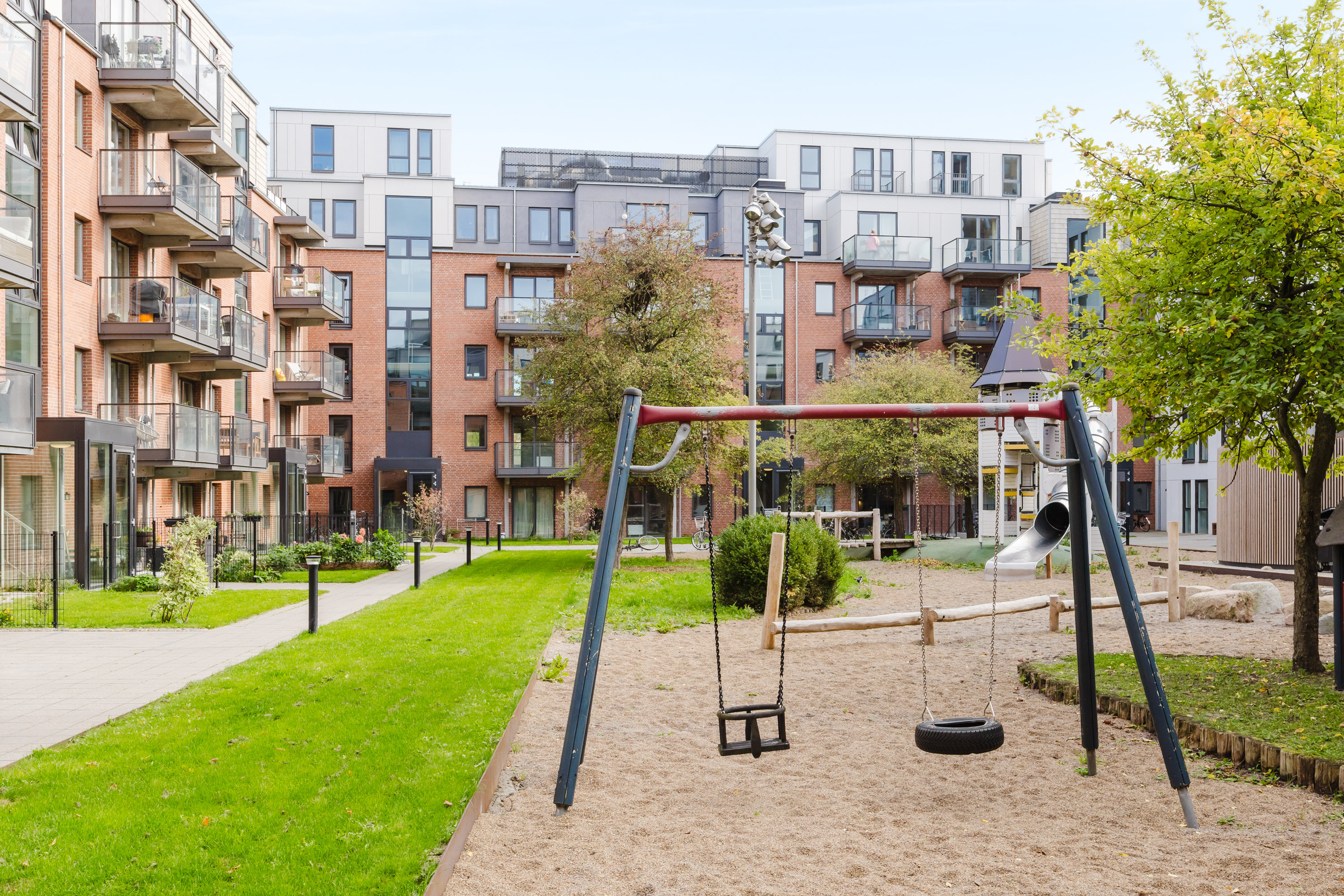 Fremhævet andet billede i fuldskærmstilstand. Billede af Mjølnerparken 32, 4. th., 2200 København N