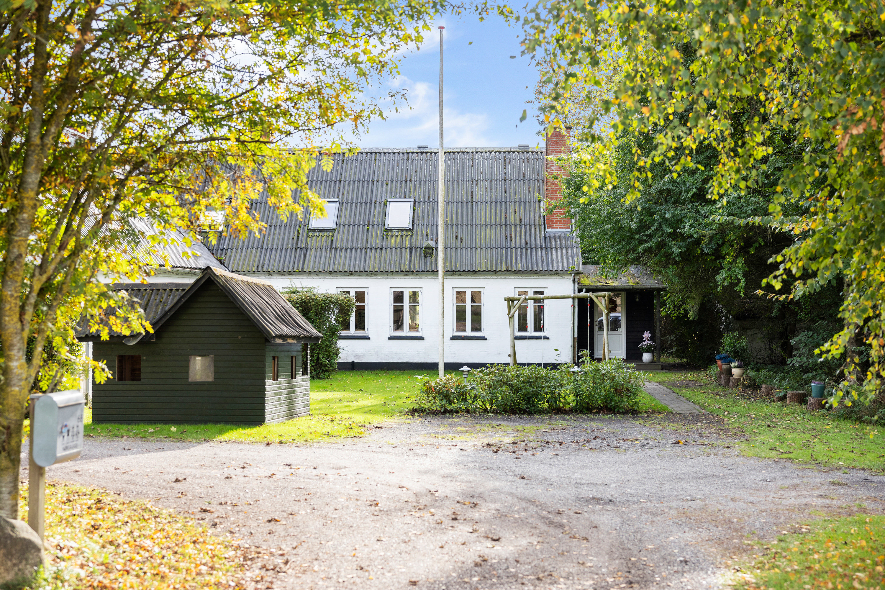 Fremhævet facade billede i fuldskærmstilstand. Billede af Dalvej 68, 9740 Jerslev J