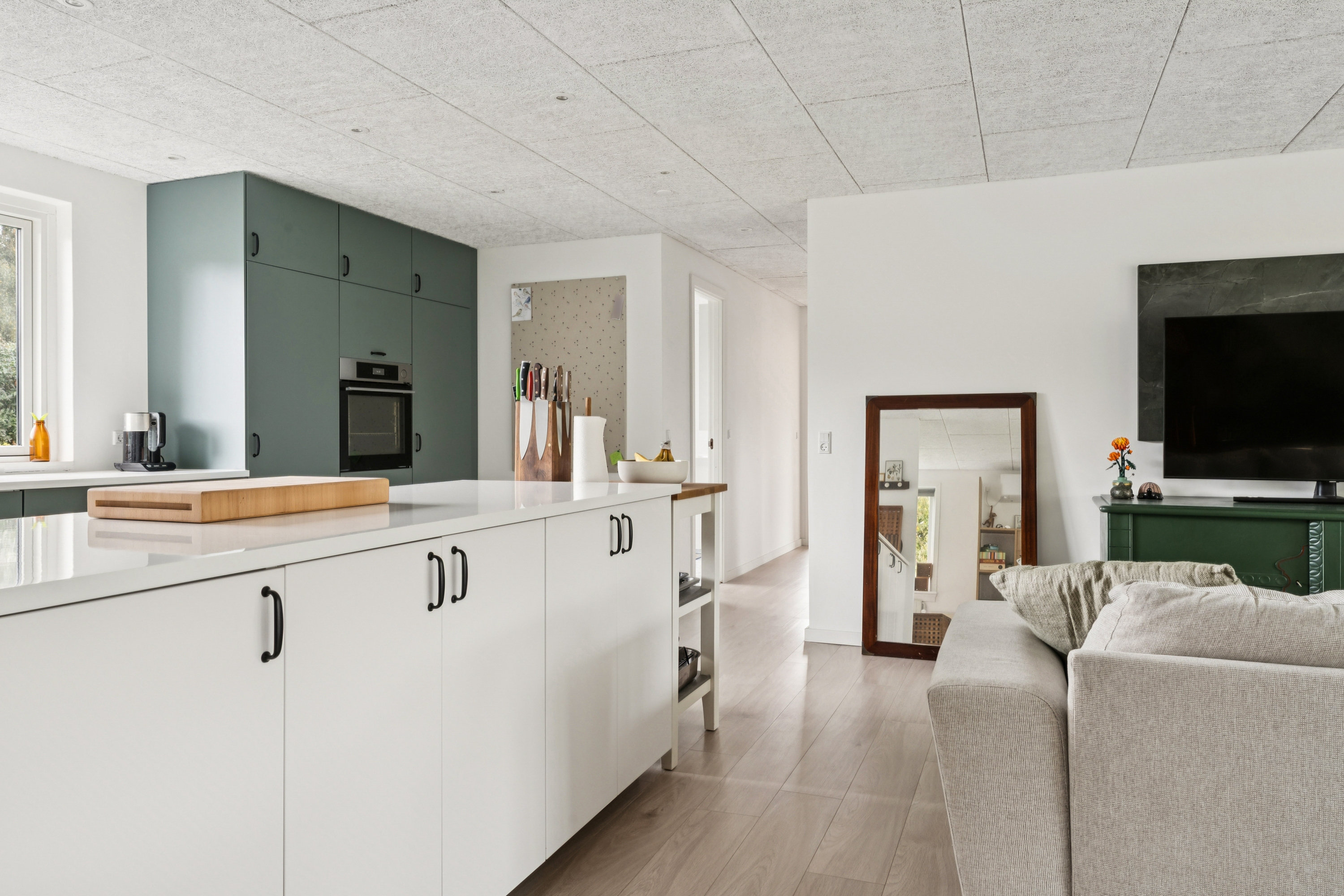 Fremhævet køkken billede i fuldskærmstilstand. Billede af Rosenvangen 13, Blenstrup, 9520 Skørping