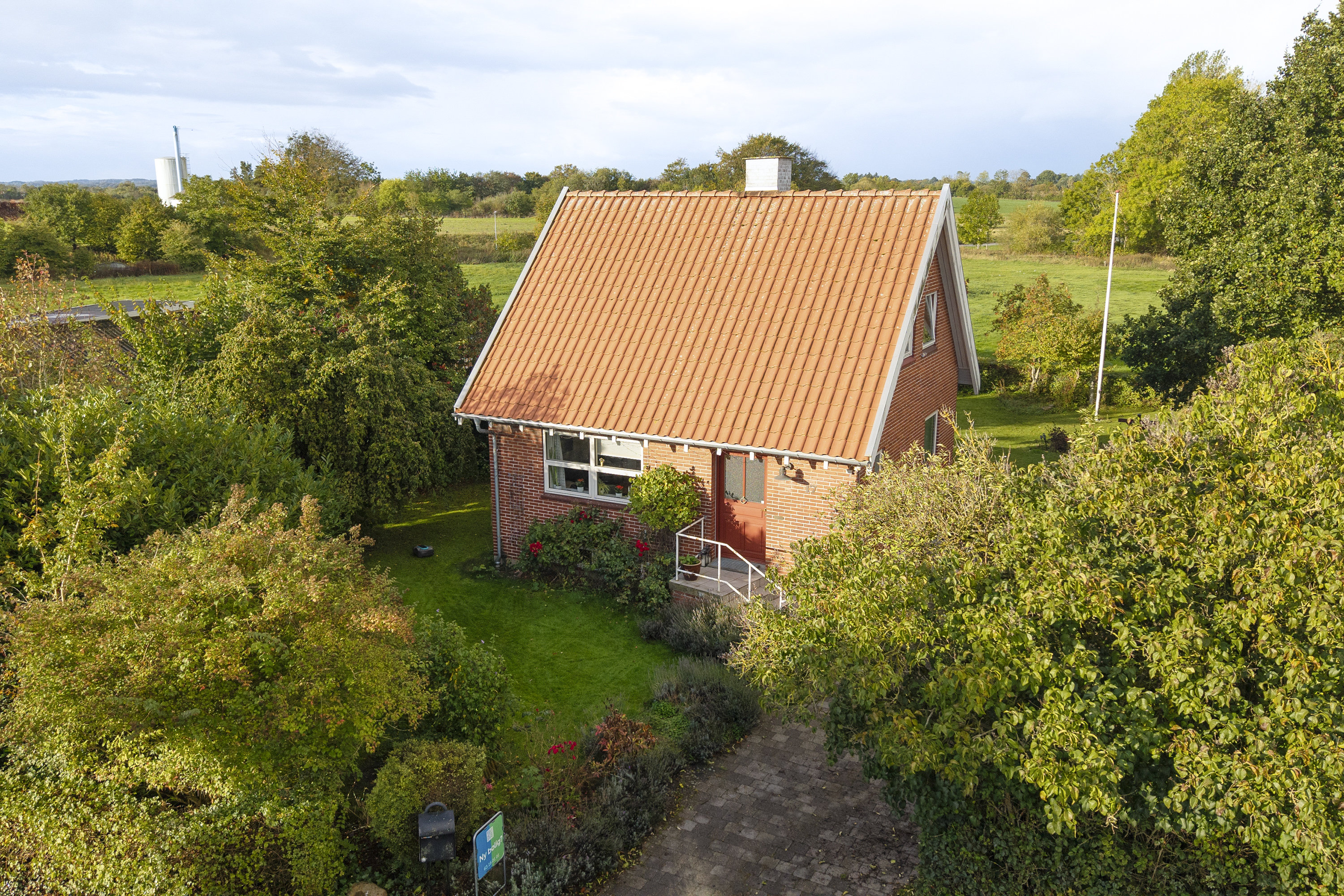 Fremhævet luftfoto billede i fuldskærmstilstand. Billede af Odensegyden 17, Allesø, 5270 Odense N