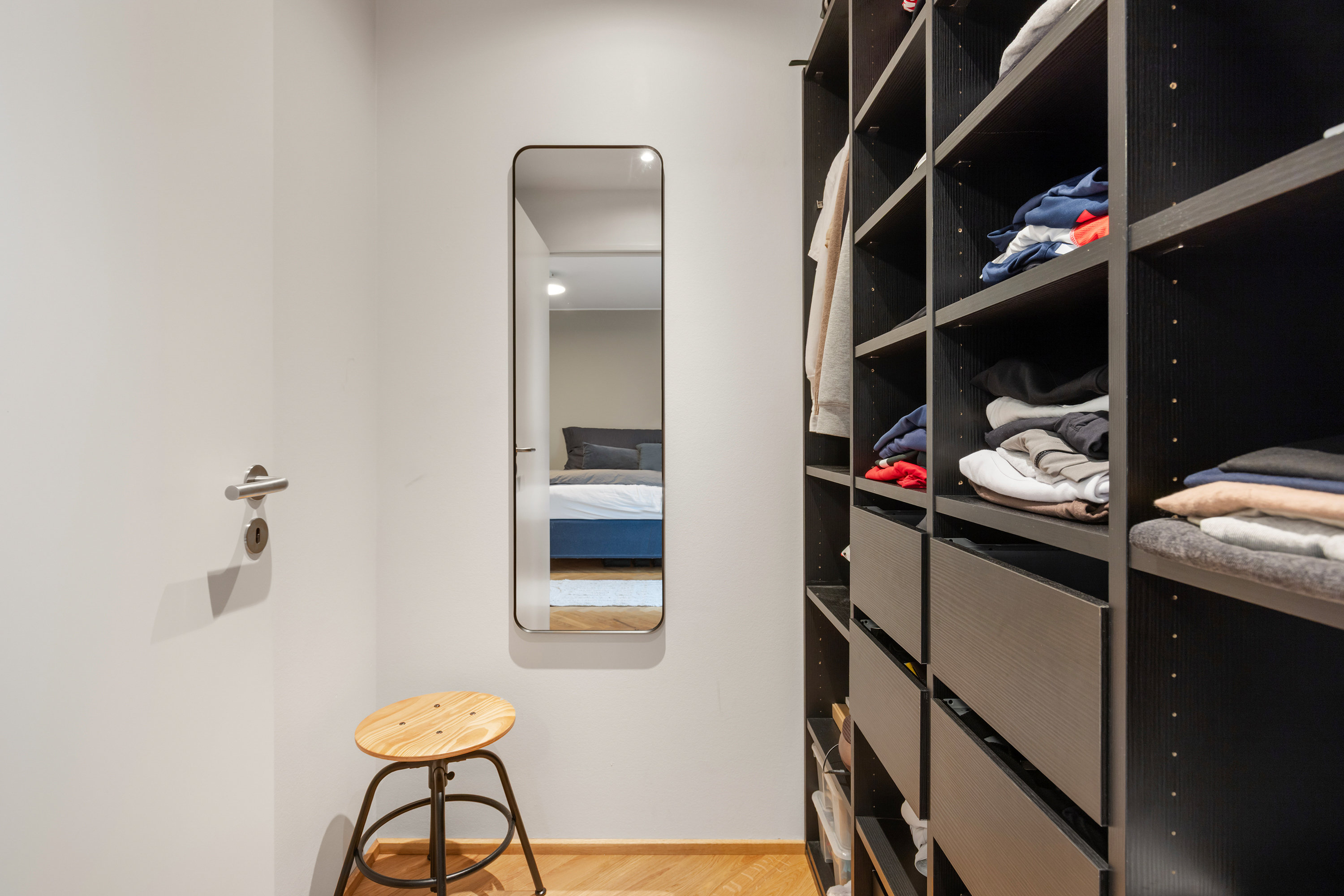 Fremhævet walkin closet billede i fuldskærmstilstand. Billede af Bispehaven 25, 9440 Aabybro