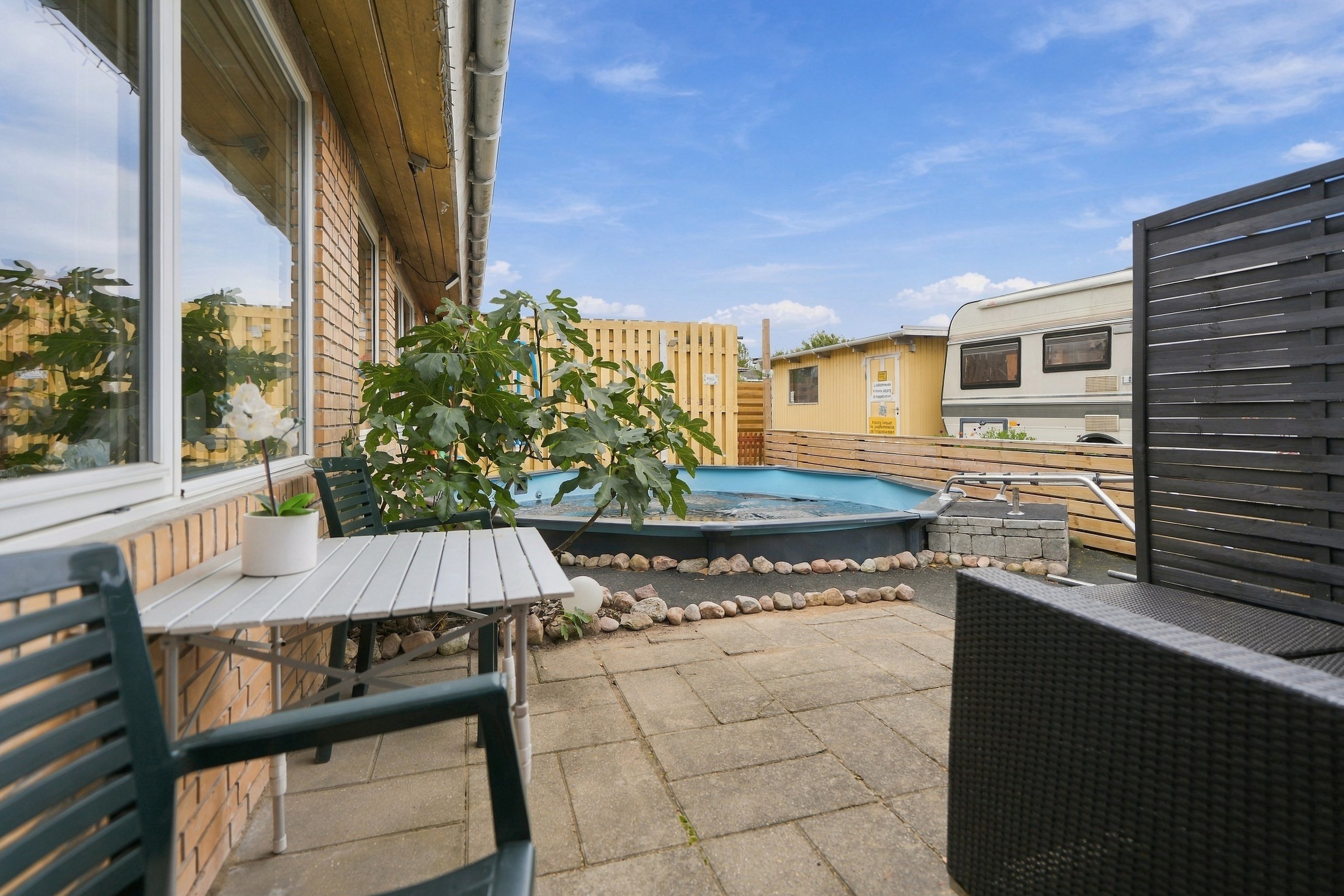 Fremhævet terrasse billede i fuldskærmstilstand. Billede af Granvej 5, Tulstrup, 3400 Hillerød