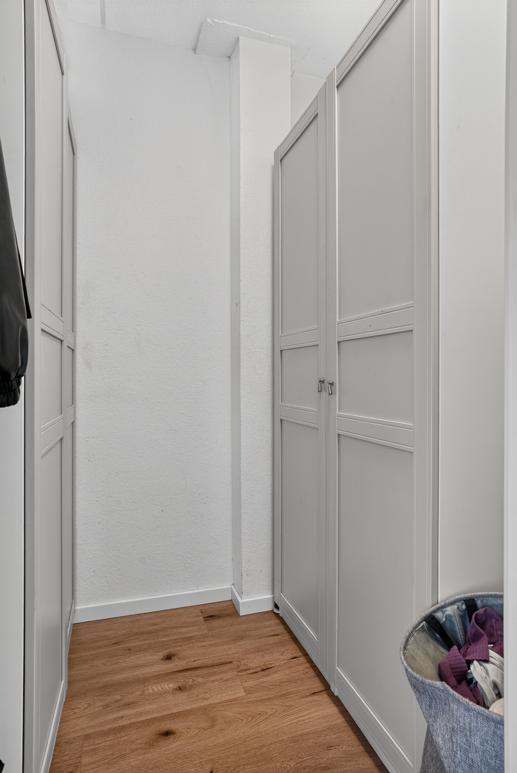 Fremhævet walkin closet billede i fuldskærmstilstand. Billede af Teglgårdsvej 443, 3. tv., 3050 Humlebæk