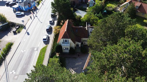 Fremhævet drone billede billede i fuldskærmstilstand. Billede af Smidstrup Strandvej 26, 3250 Gilleleje