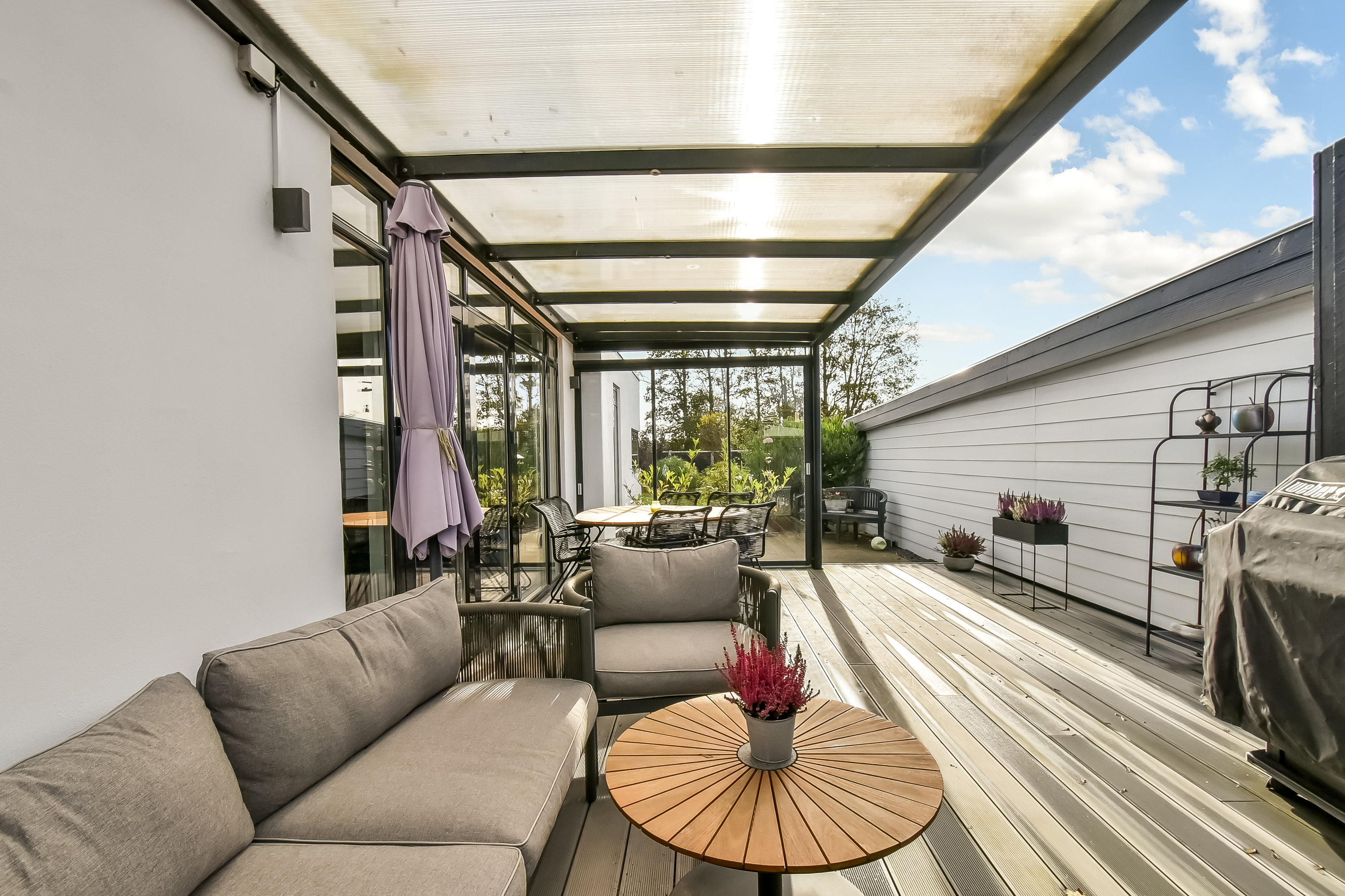 Fremhævet overdækket terrasse billede i fuldskærmstilstand. Billede af Rødtjørnvej 7, 7400 Herning