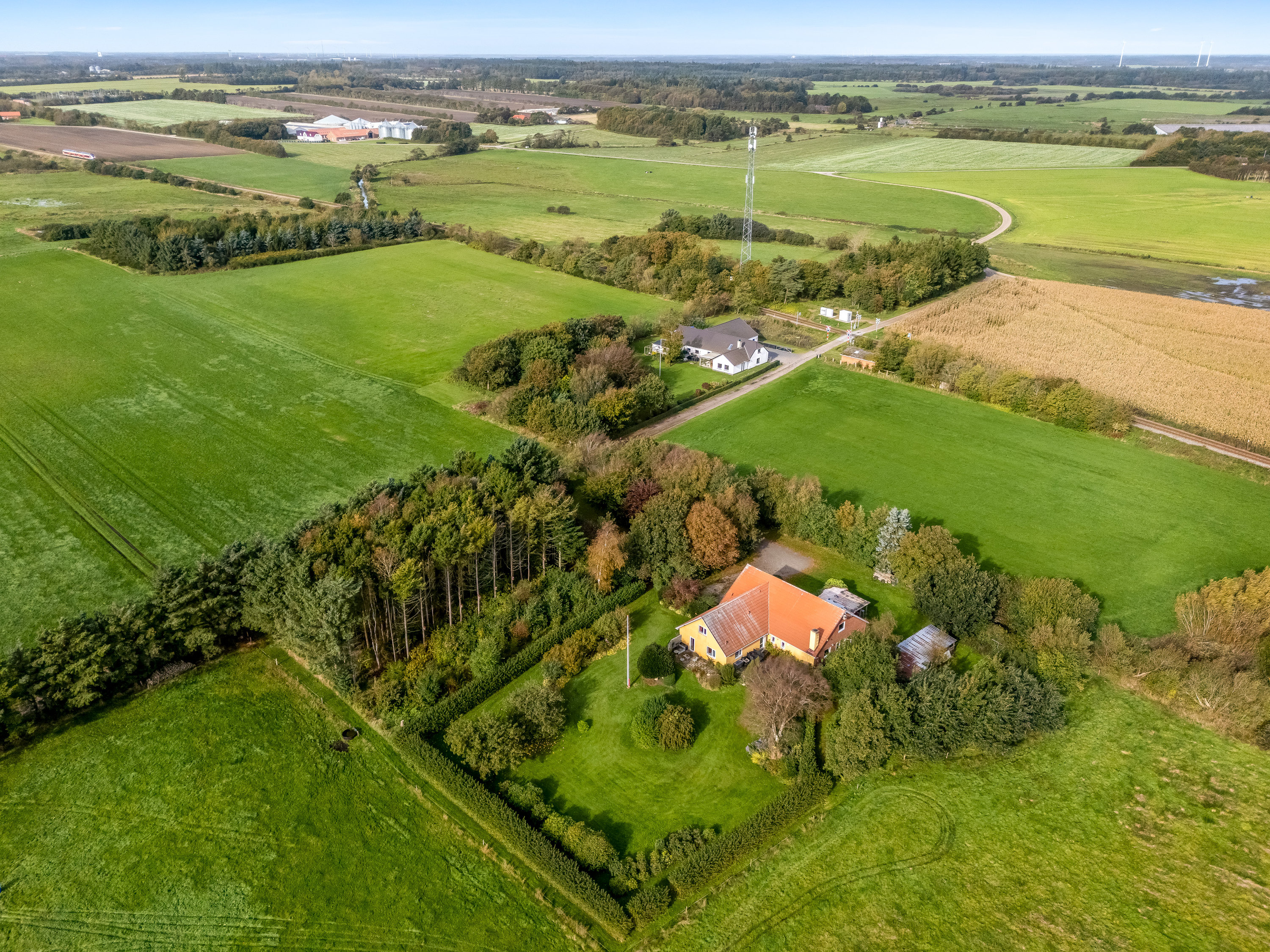 Fremhævet luftfoto billede i fuldskærmstilstand. Billede af Engholmvej 3, Lem, 6950 Ringkøbing