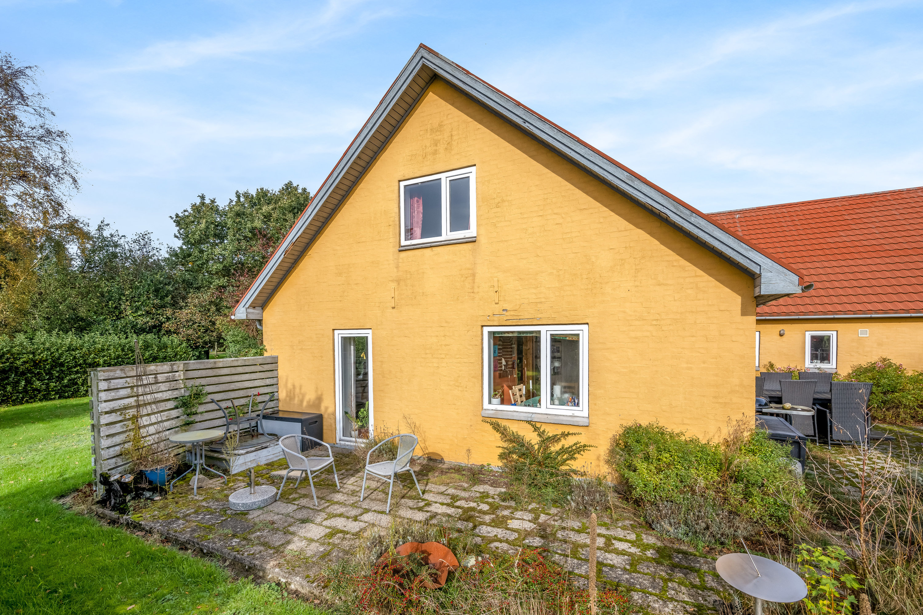 Fremhævet facade billede i fuldskærmstilstand. Billede af Engholmvej 3, Lem, 6950 Ringkøbing