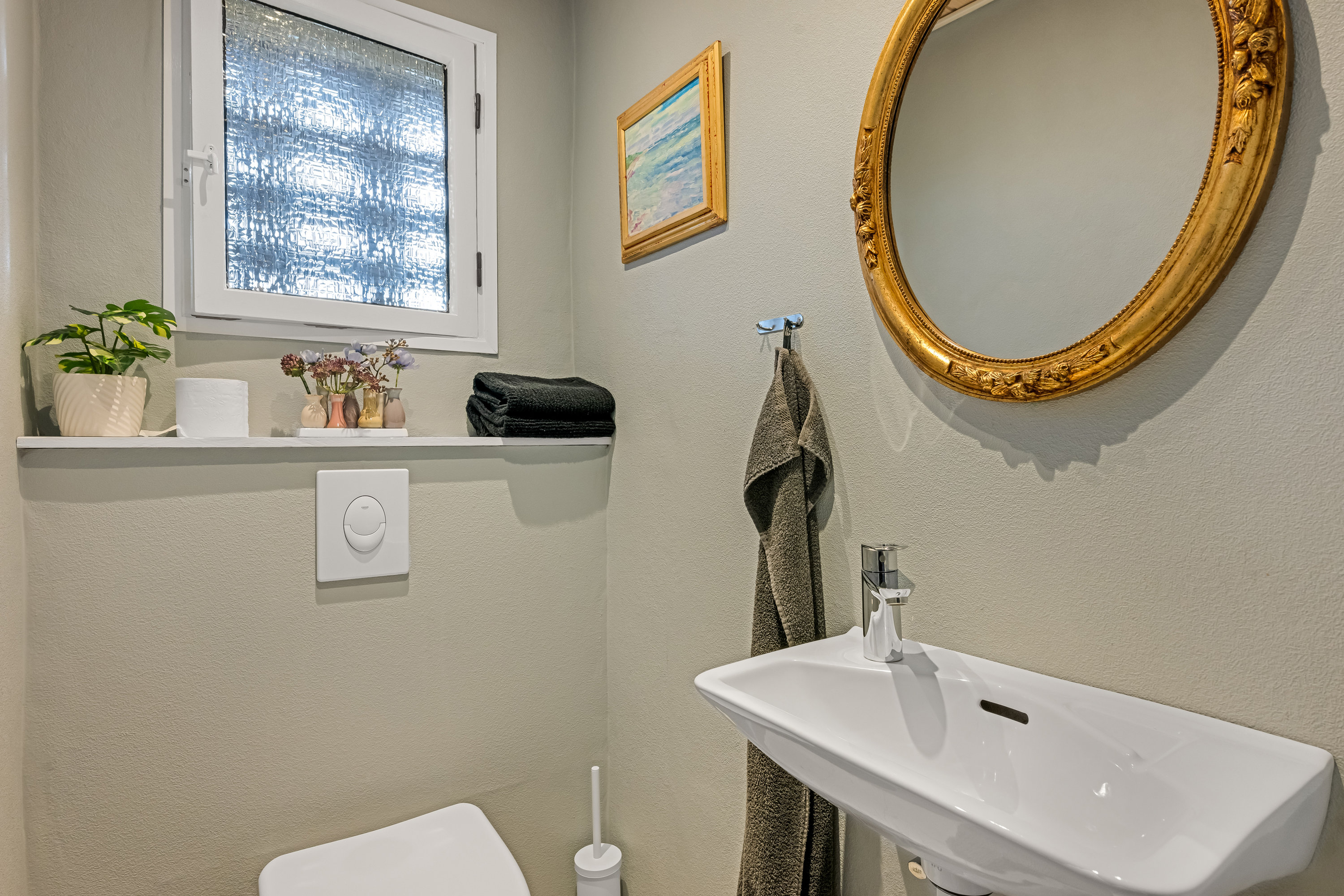 Fremhævet gæstetoilet billede i fuldskærmstilstand. Billede af Pilevænget 9, 6920 Videbæk