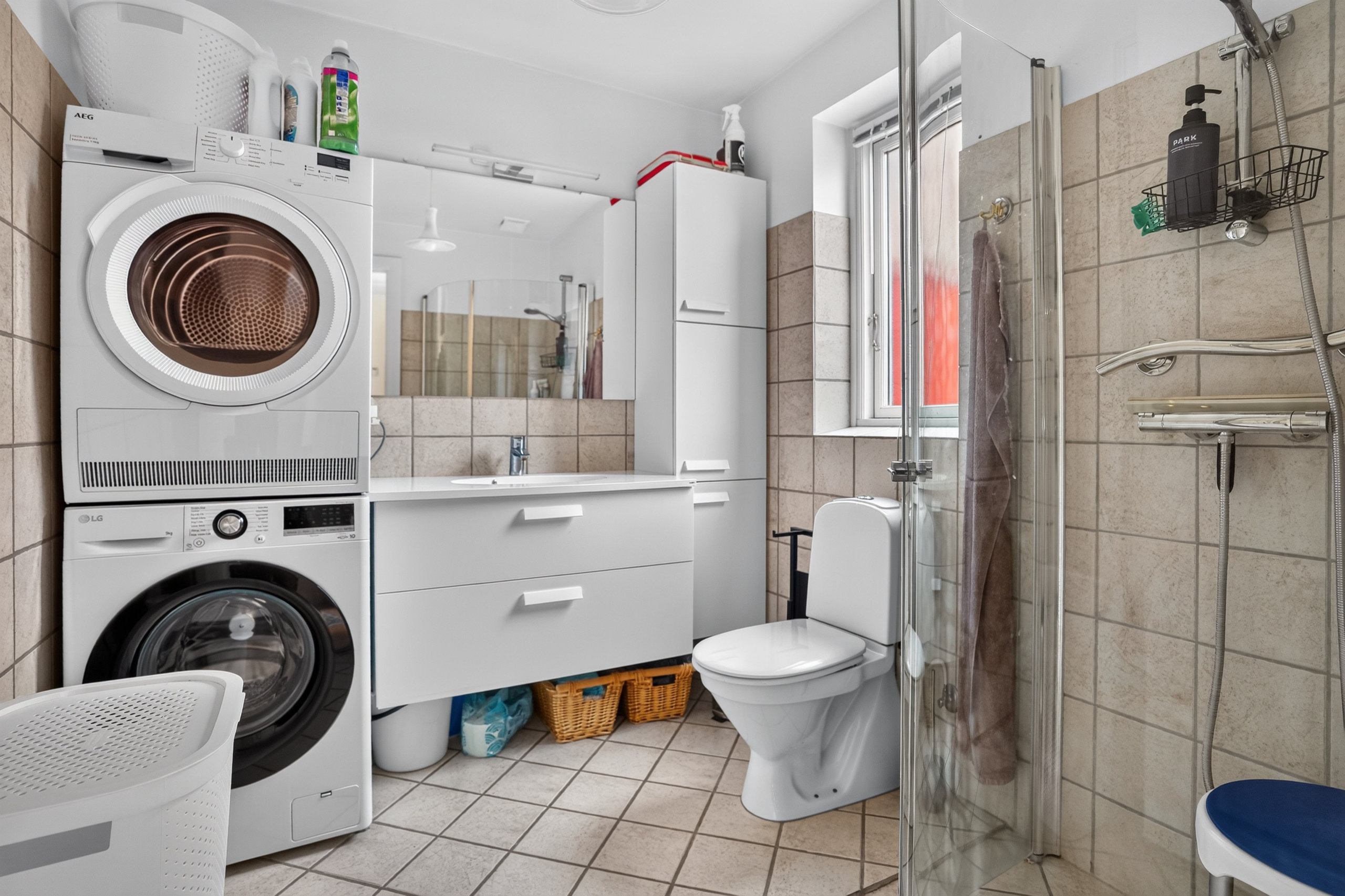 Fremhævet badeværelse billede i fuldskærmstilstand. Billede af Tjebberup Vænge 17, Tjebberup, 4300 Holbæk
