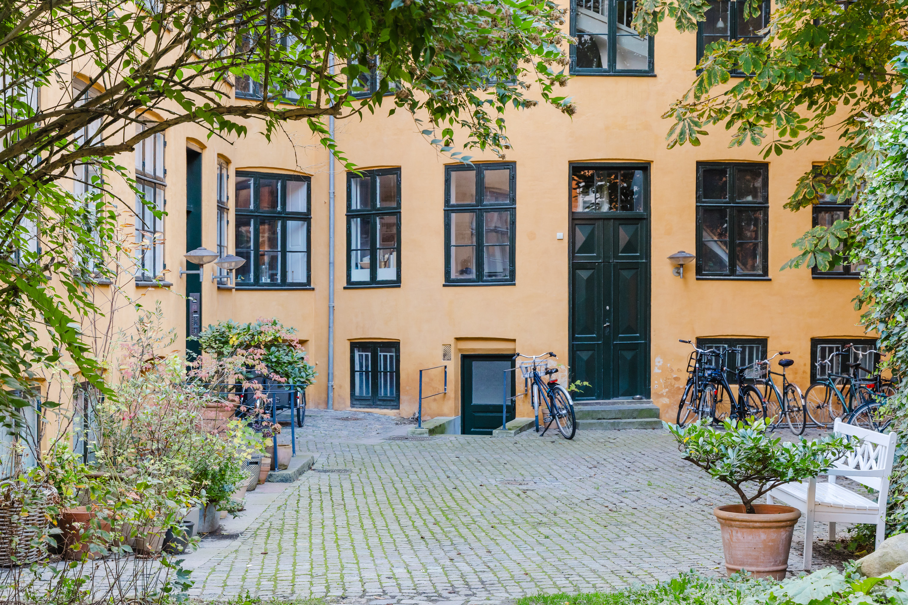 Fremhævet andet billede i fuldskærmstilstand. Billede af Fiolstræde 28A, st. tv., 1171 København K