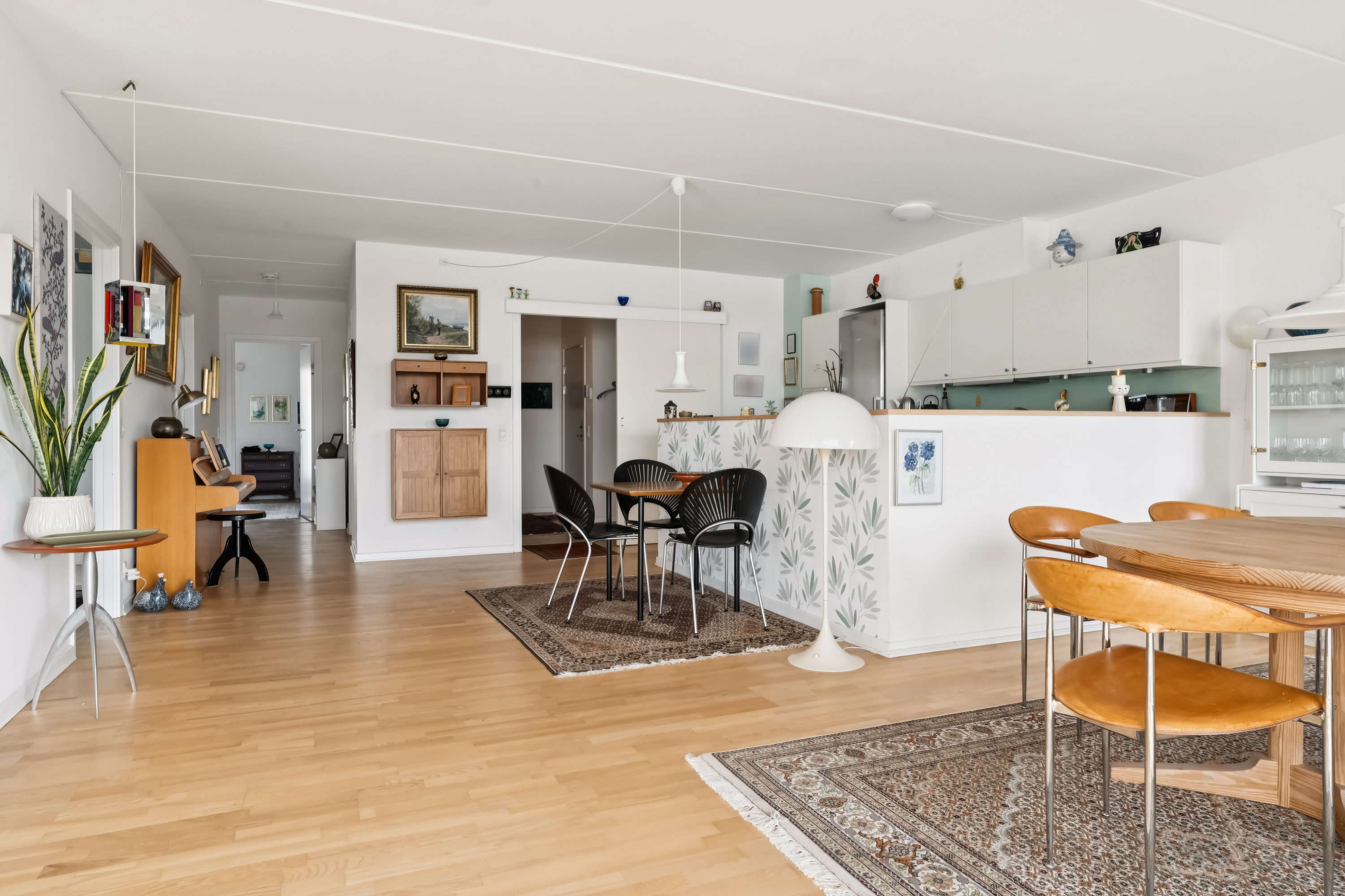 Fremhævet stue billede i fuldskærmstilstand. Billede af Nielsmindevej 6A, st. th., Gug, 9210 Aalborg SØ
