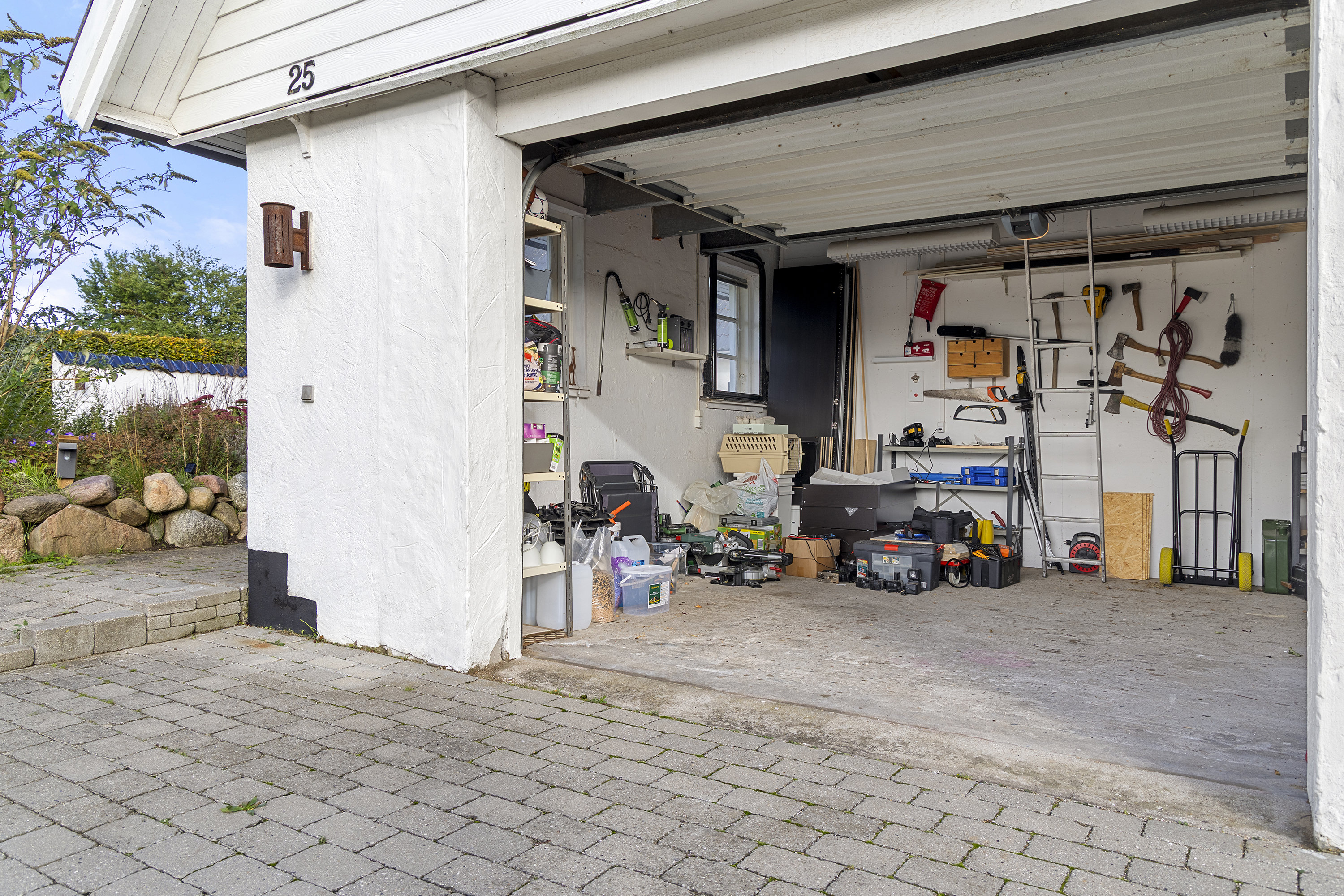 Fremhævet garage billede i fuldskærmstilstand. Billede af Toftekrogen 25, Kyndby, 3630 Jægerspris