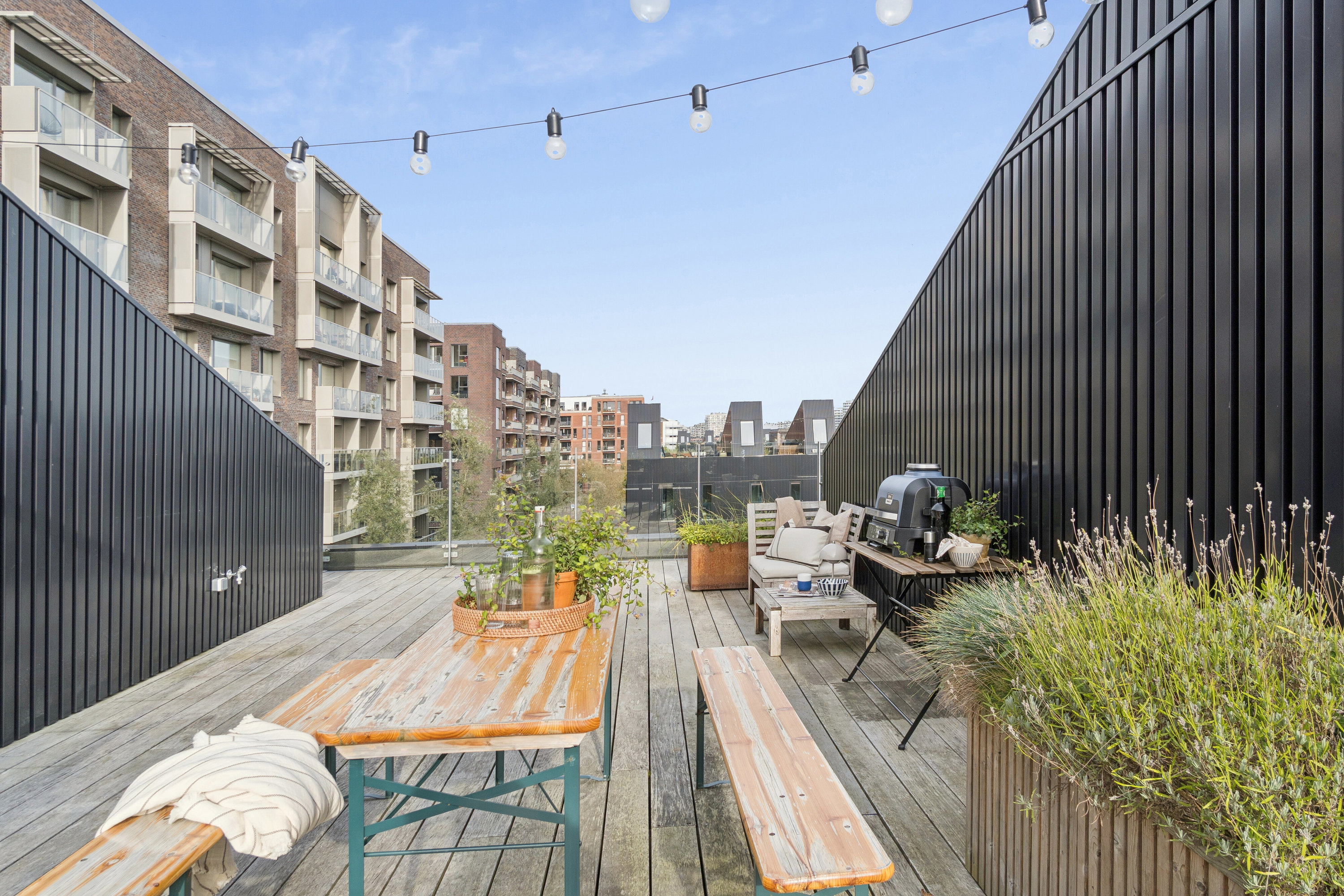 Fremhævet facade billede i fuldskærmstilstand. Billede af Teglholmens Østkaj 32, 1. tv., 2450 København SV