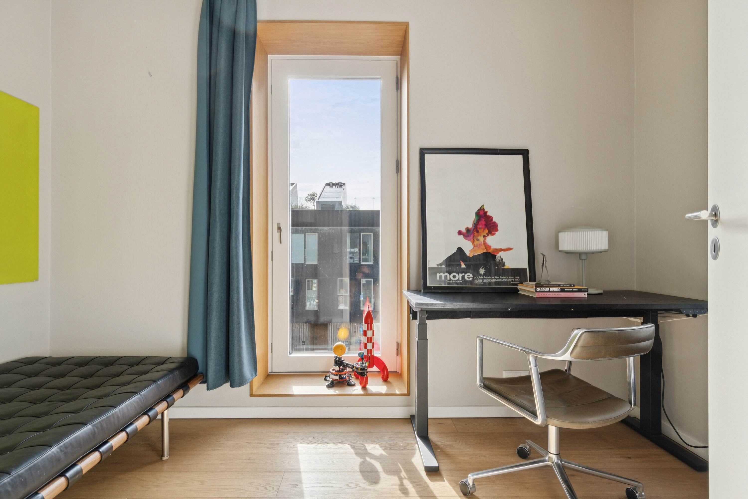Fremhævet arbejdsværelse billede i fuldskærmstilstand. Billede af Teglholmens Østkaj 32, 1. tv., 2450 København SV