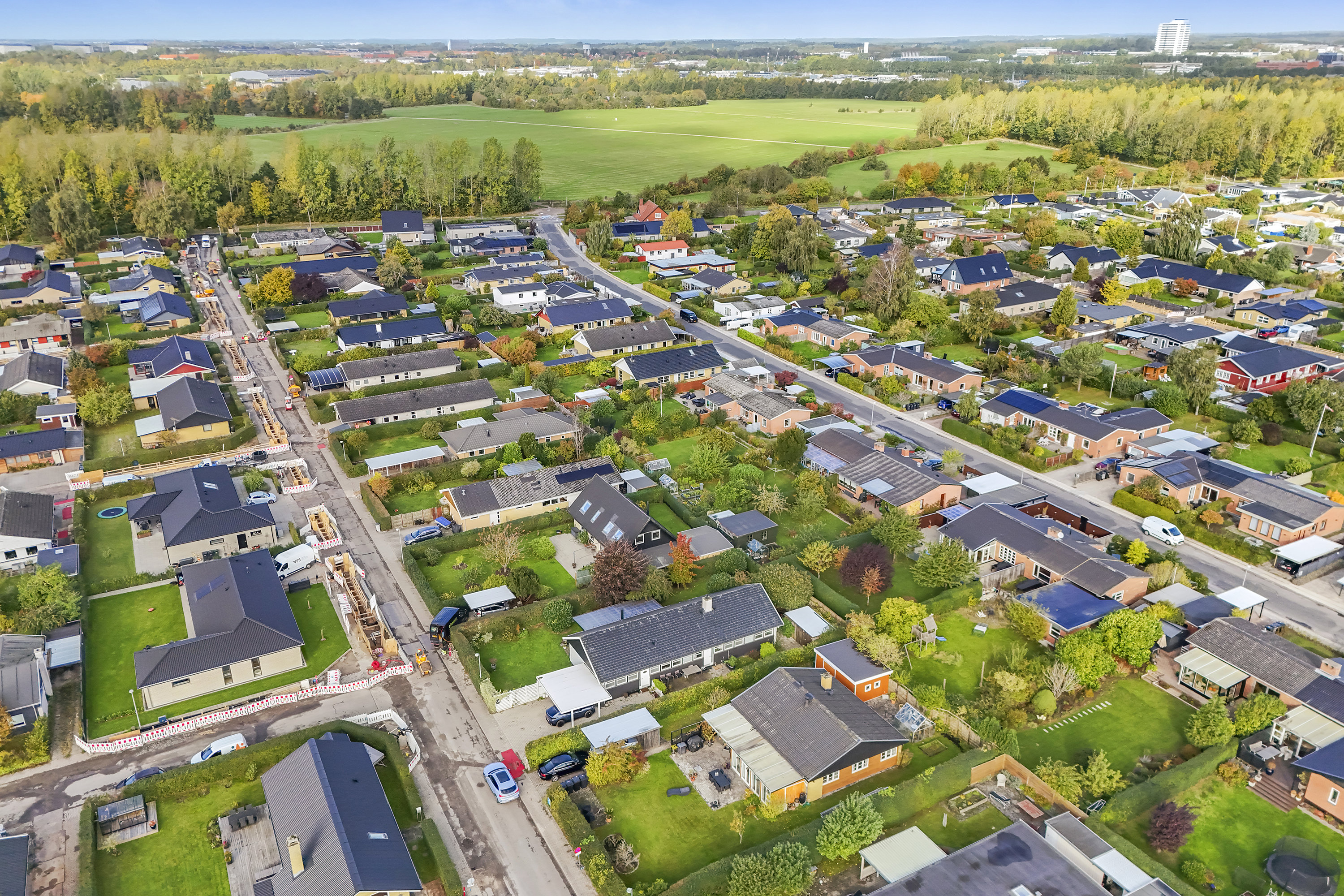 Fremhævet luftfoto billede i fuldskærmstilstand. Billede af Askeengen 25, 2740 Skovlunde