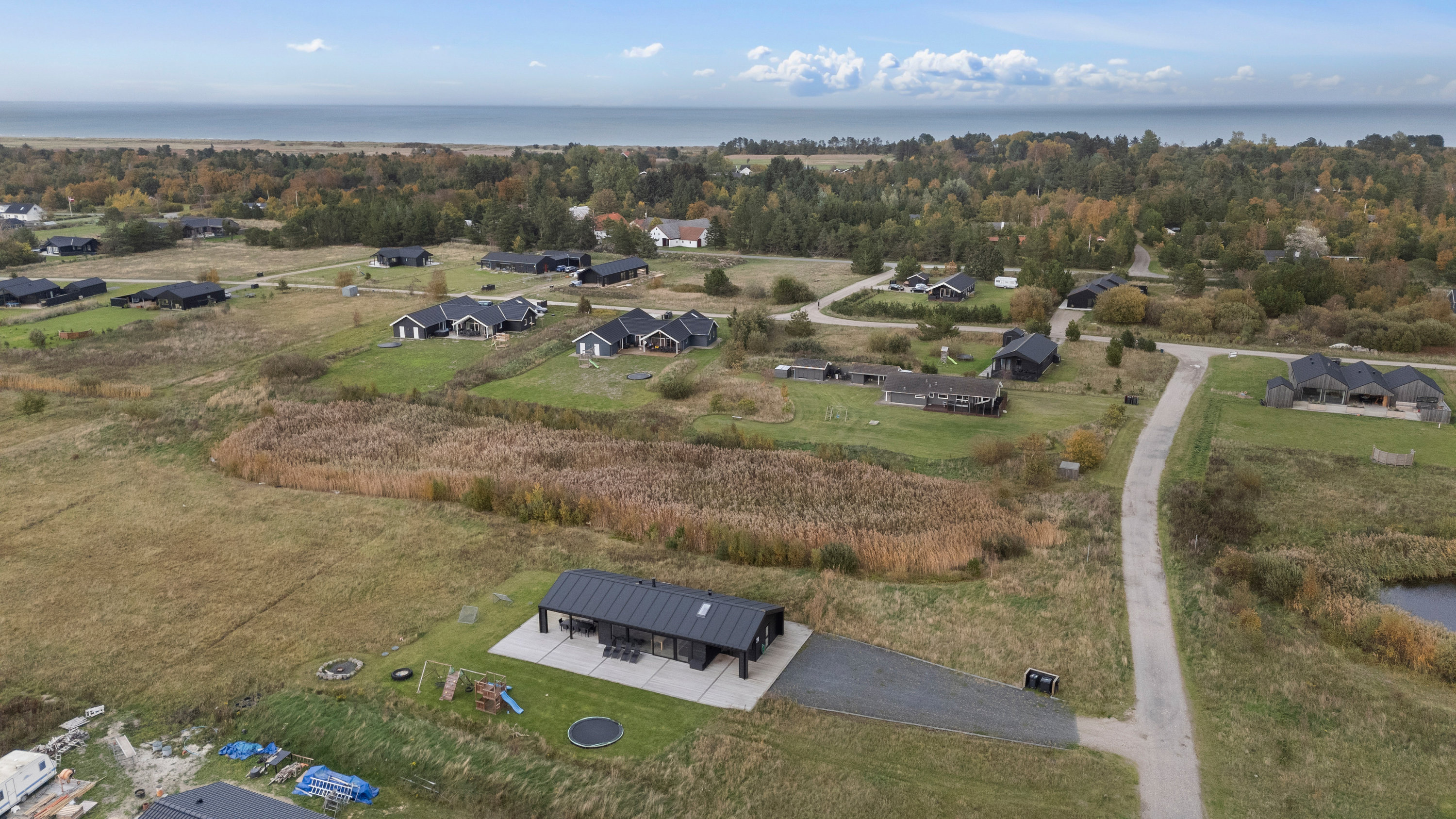 Fremhævet luftfoto billede i fuldskærmstilstand. Billede af Engsig Bækvej 28, Bratten, 9981 Jerup
