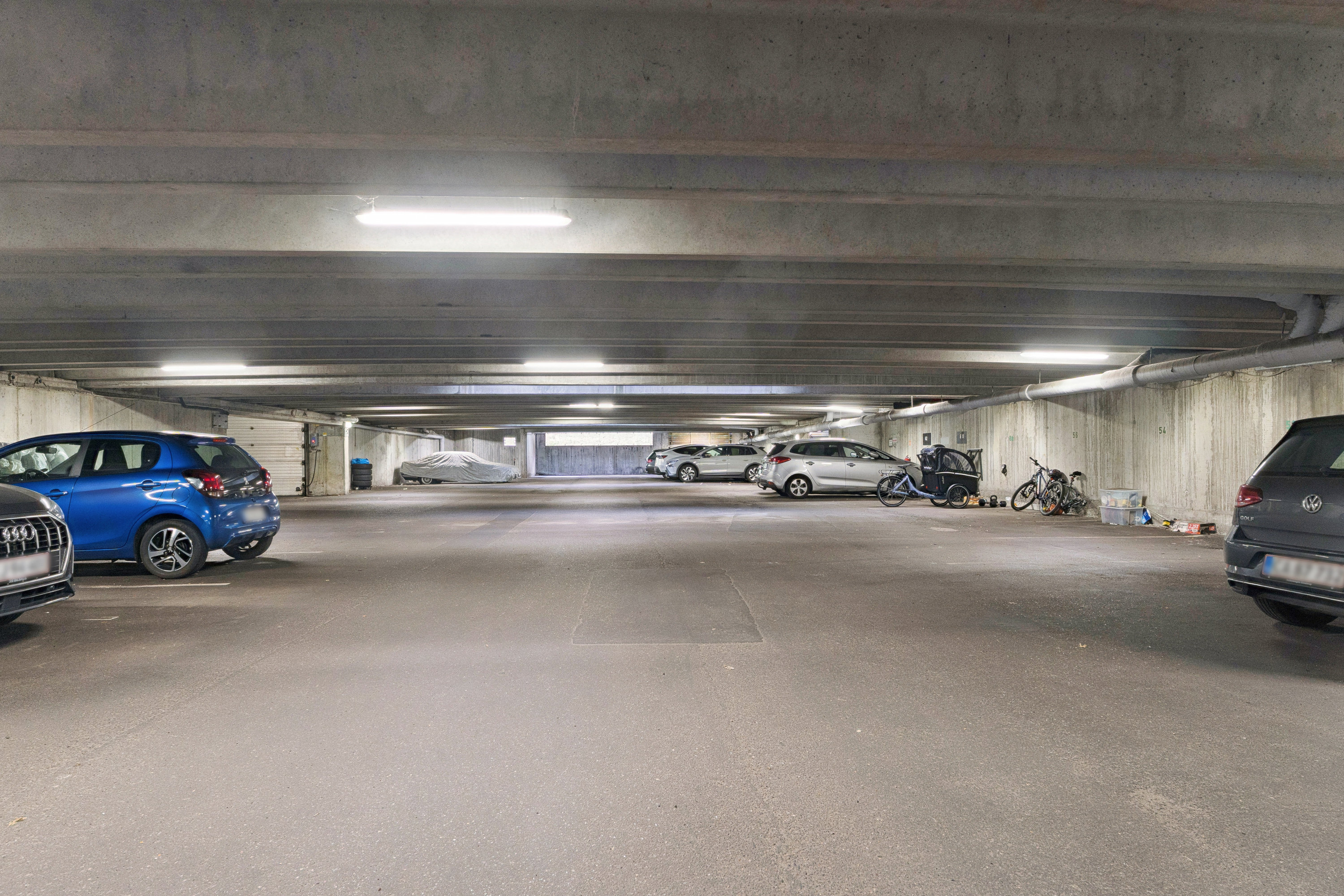 Fremhævet parkeringsplads billede i fuldskærmstilstand. Billede af Wilkensvej 13, st. th., 2000 Frederiksberg
