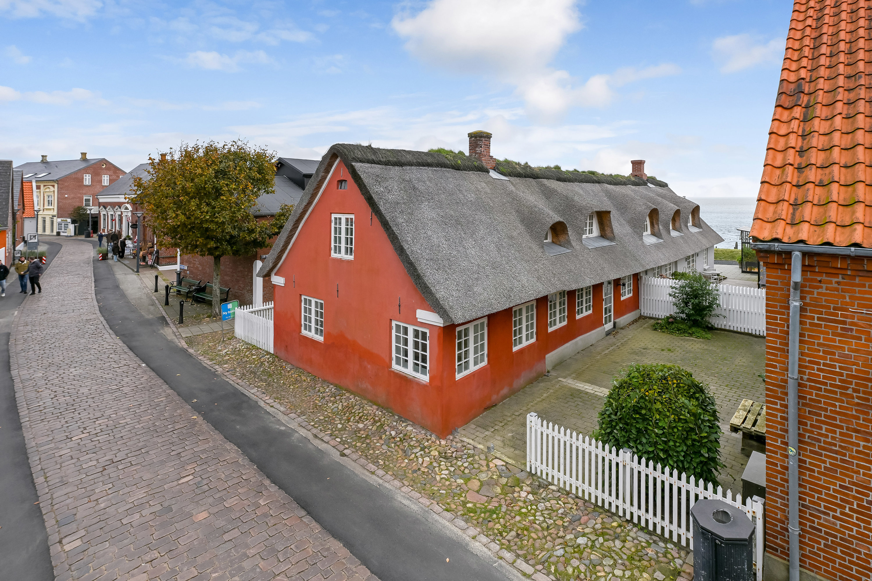 Fremhævet ejendommen billede i fuldskærmstilstand. Billede af Hovedgaden 32, Nordby, 6720 Fanø