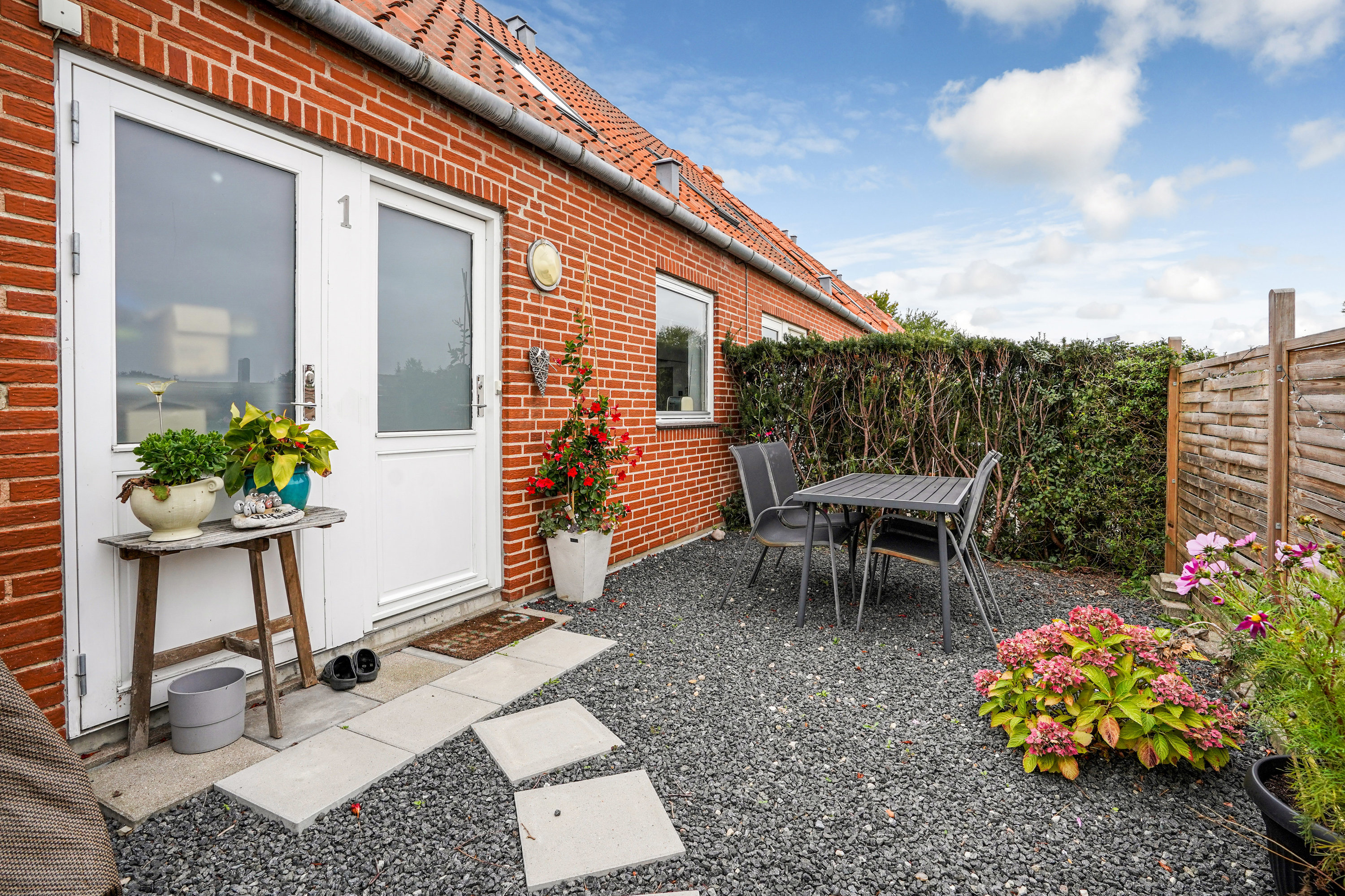Fremhævet terrasse billede i fuldskærmstilstand. Billede af Ølandsvej 1, 5500 Middelfart