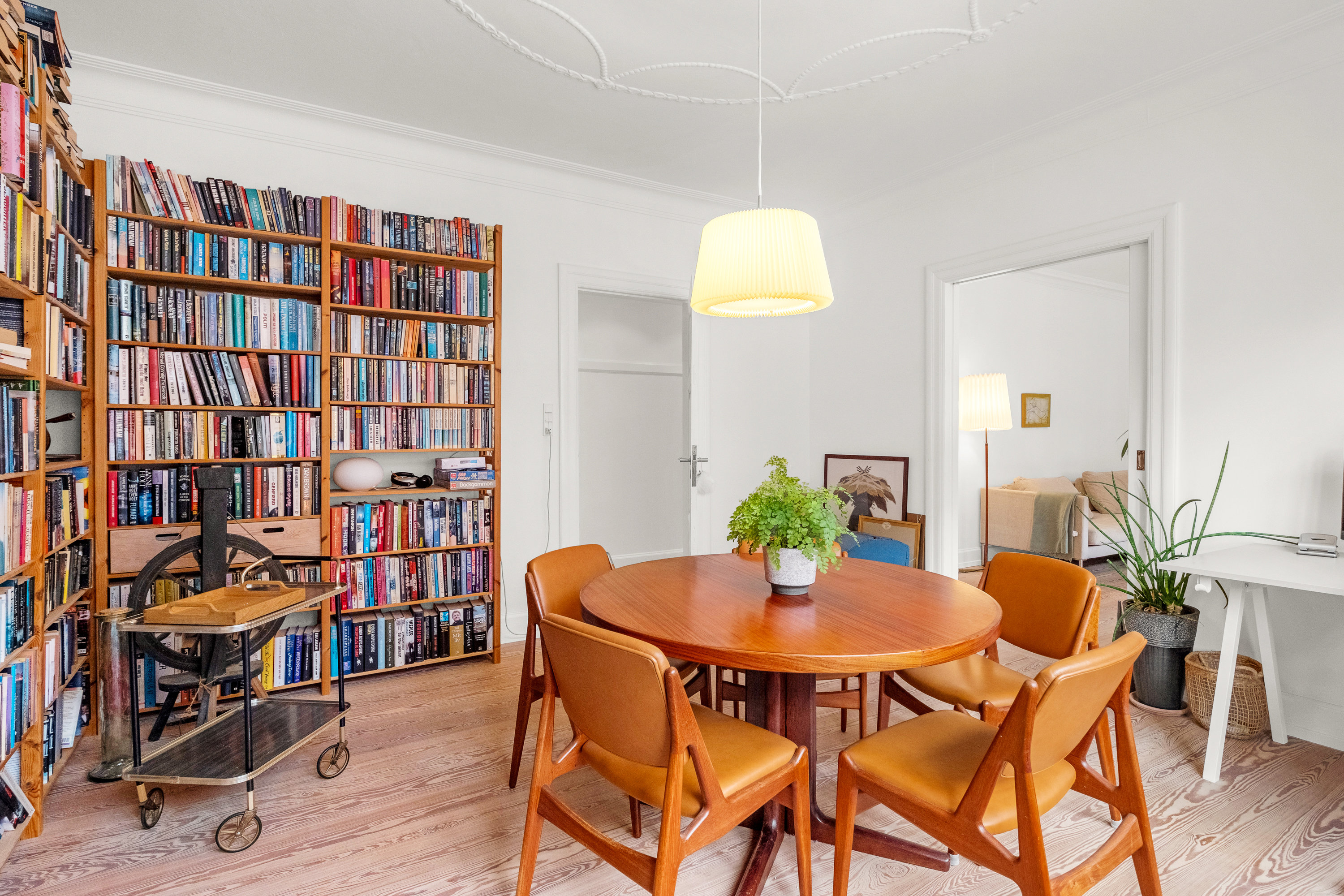 Fremhævet stue billede i fuldskærmstilstand. Billede af Chr. Wærums Gade 10, 2. th., 8000 Aarhus C