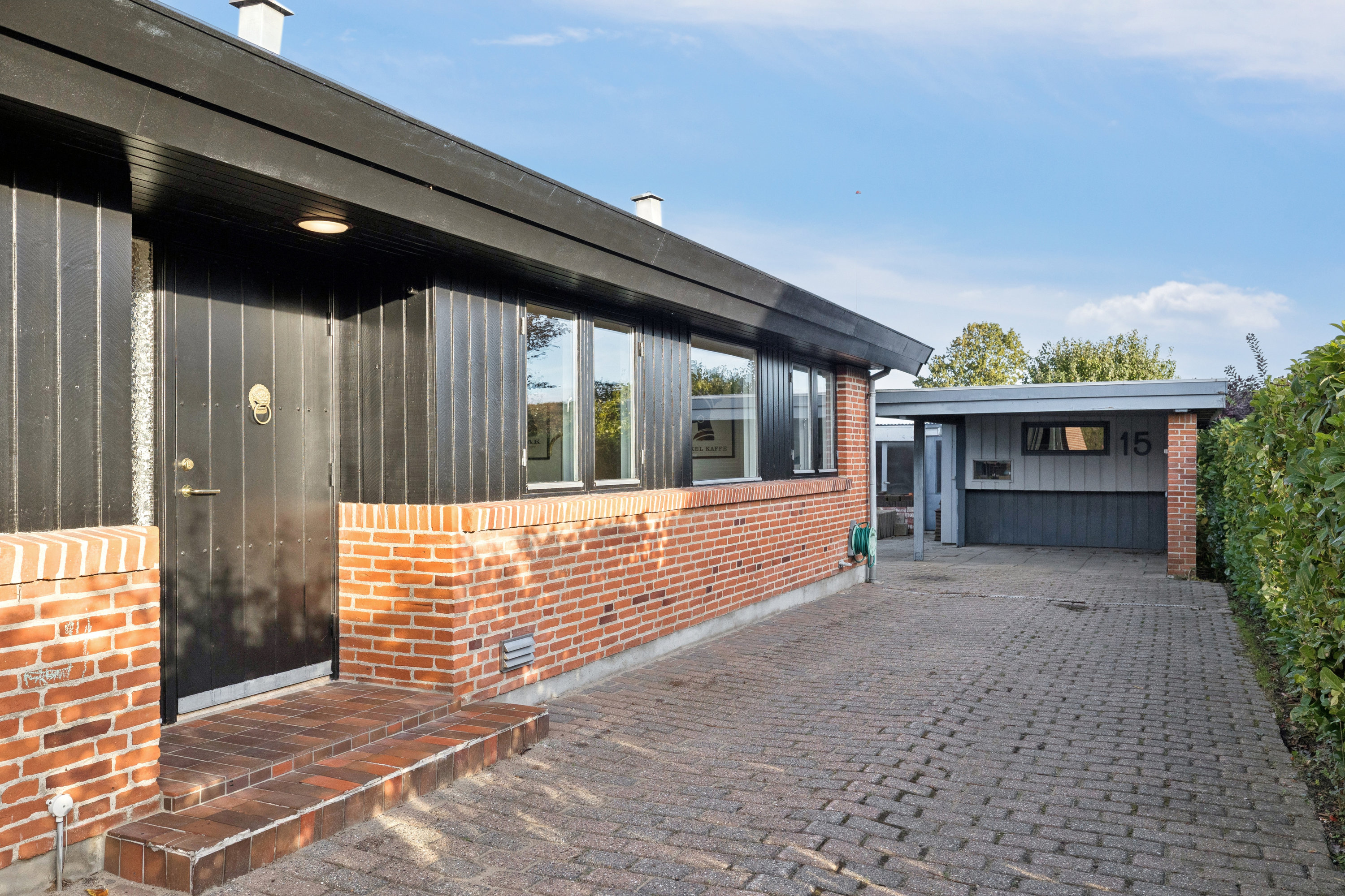 Fremhævet ejendommen billede i fuldskærmstilstand. Billede af Kærvej 15, Gram, 8660 Skanderborg