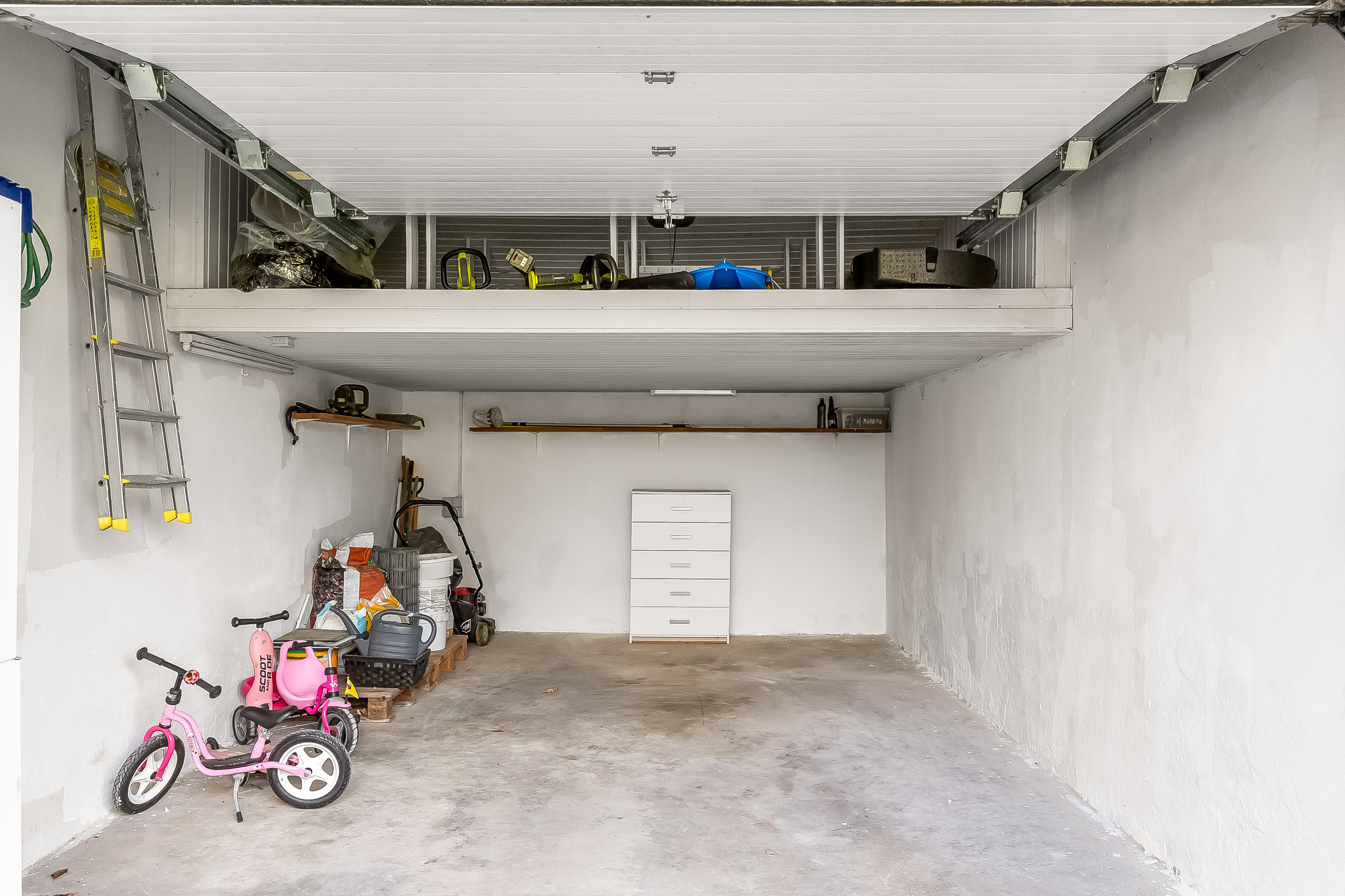 Fremhævet garage billede i fuldskærmstilstand. Billede af Neptunvej 3, Uhrhøj, 7100 Vejle