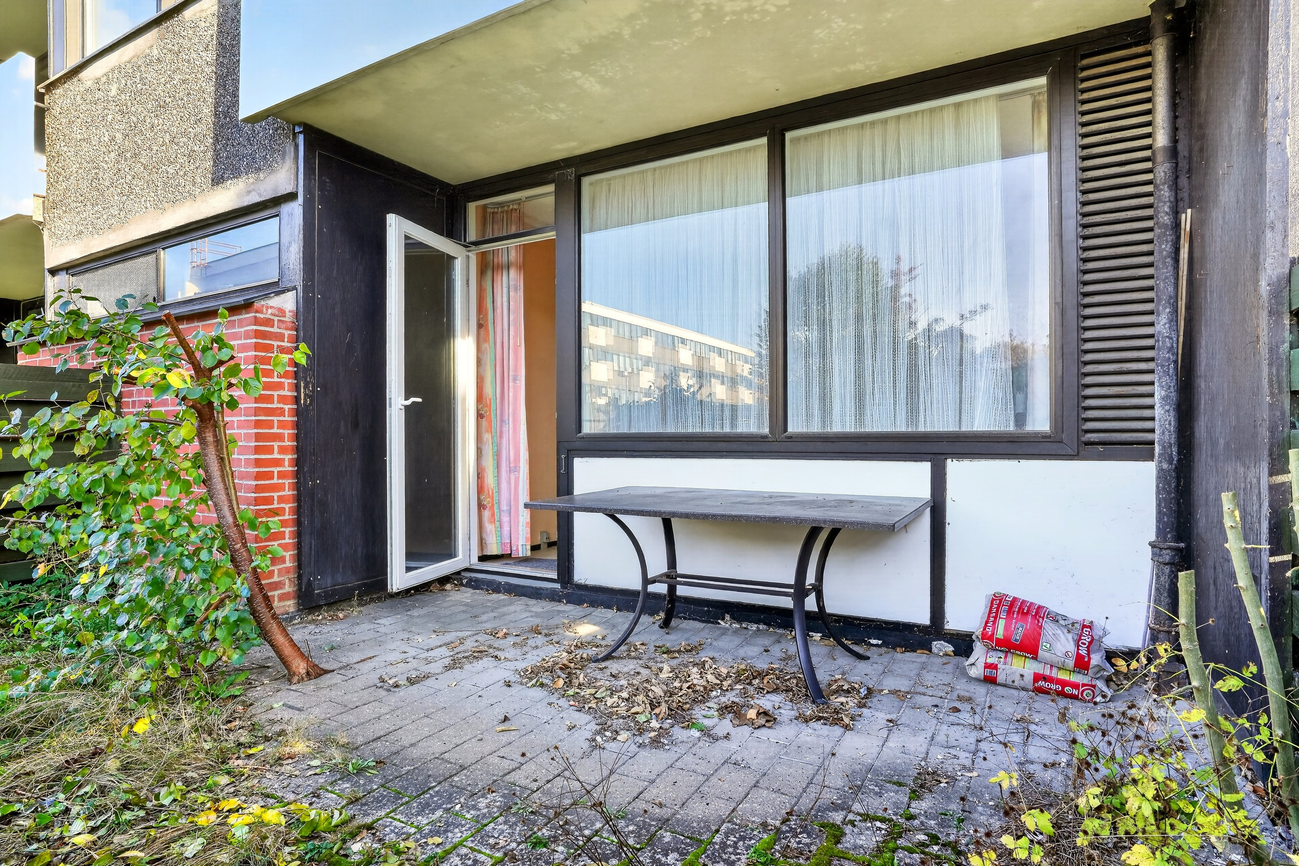Fremhævet terrasse billede i fuldskærmstilstand. Billede af Teglgårdsvej 543, st. th., 3050 Humlebæk