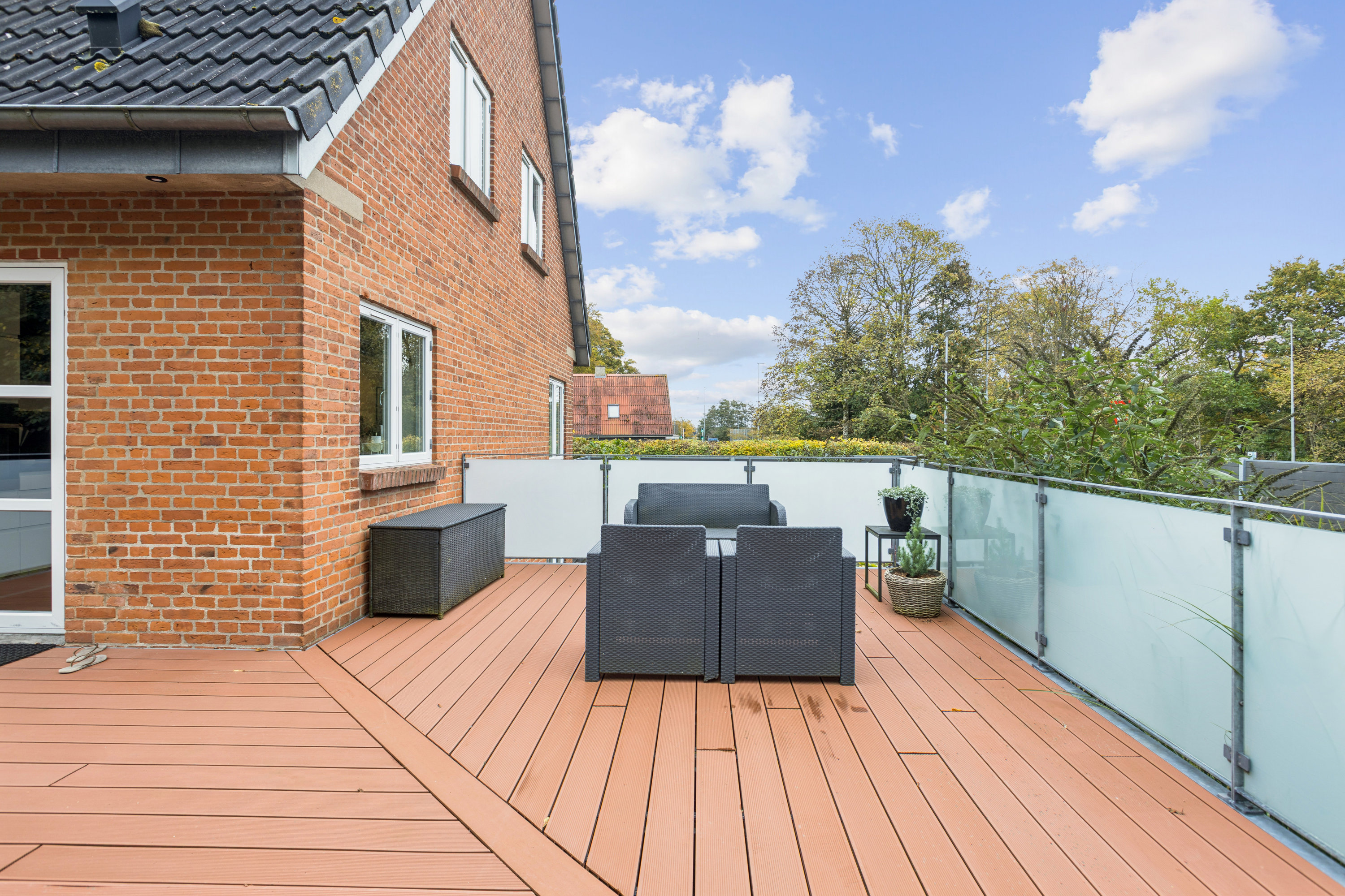Fremhævet terrasse billede i fuldskærmstilstand. Billede af Skovbakken 1, 7800 Skive