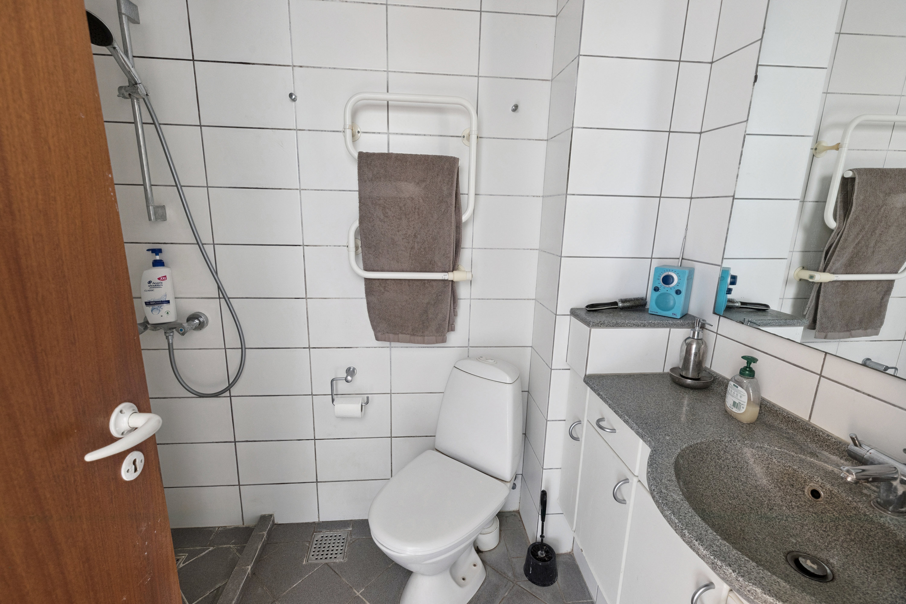 Fremhævet badeværelse billede i fuldskærmstilstand. Billede af Taastrup Vænge 31, 1. 4., 2630 Taastrup