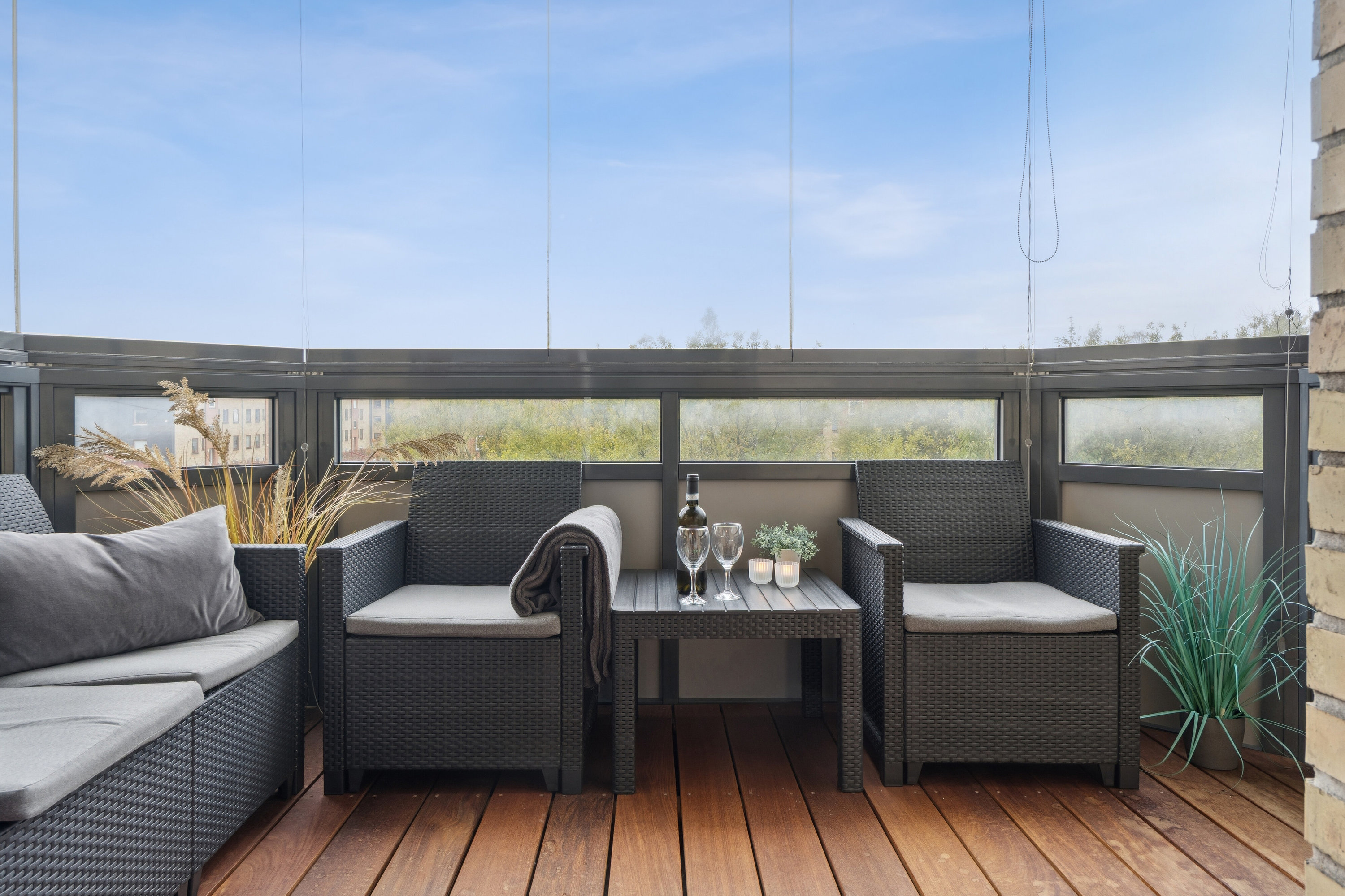 Fremhævet overdækket terrasse billede i fuldskærmstilstand. Billede af Roskildevænget 67, 1. tv., 4000 Roskilde