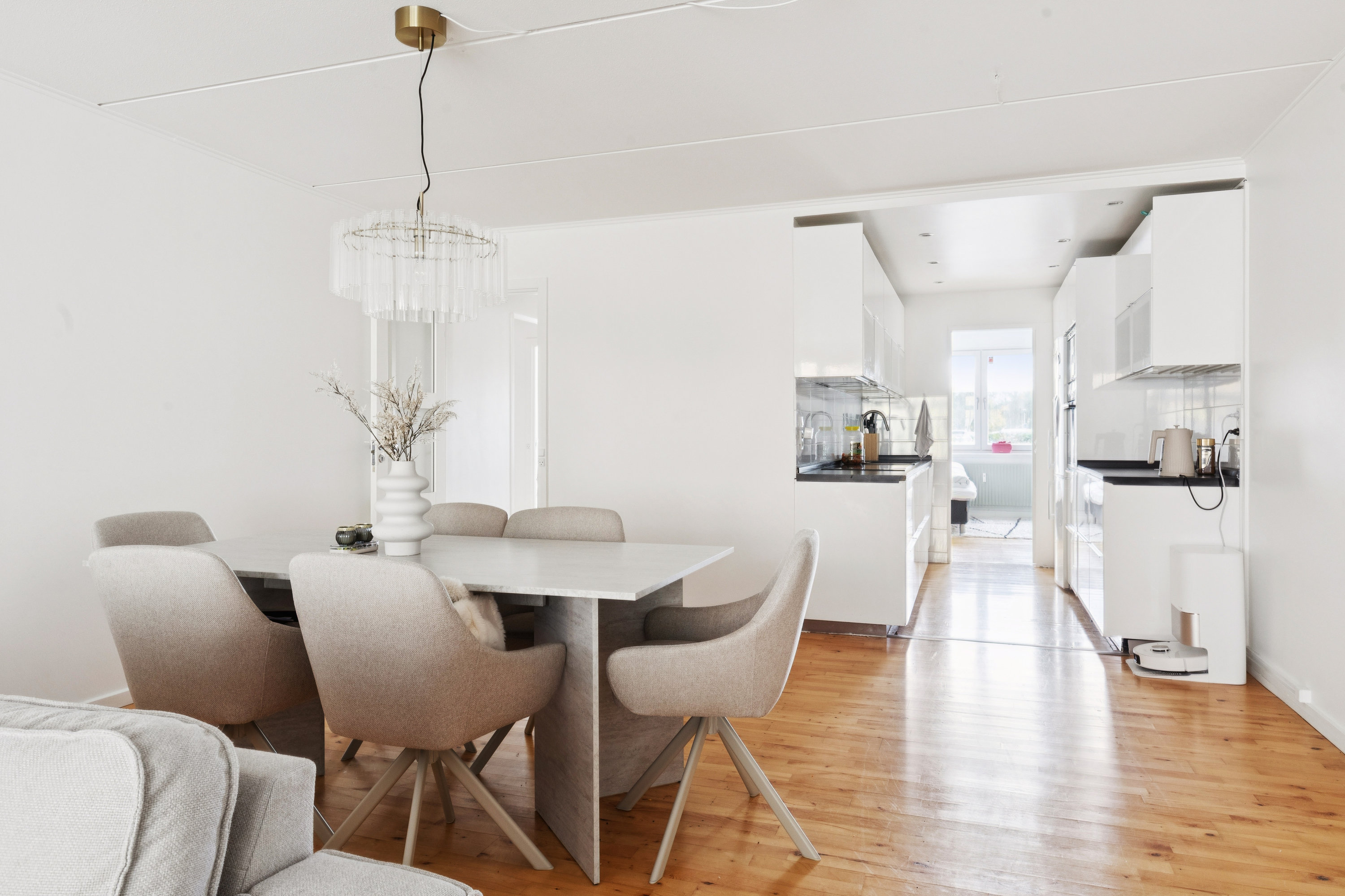 Fremhævet stue billede i fuldskærmstilstand. Billede af Saven B 6, st. 3., Høje Taastrup, 2630 Taastrup