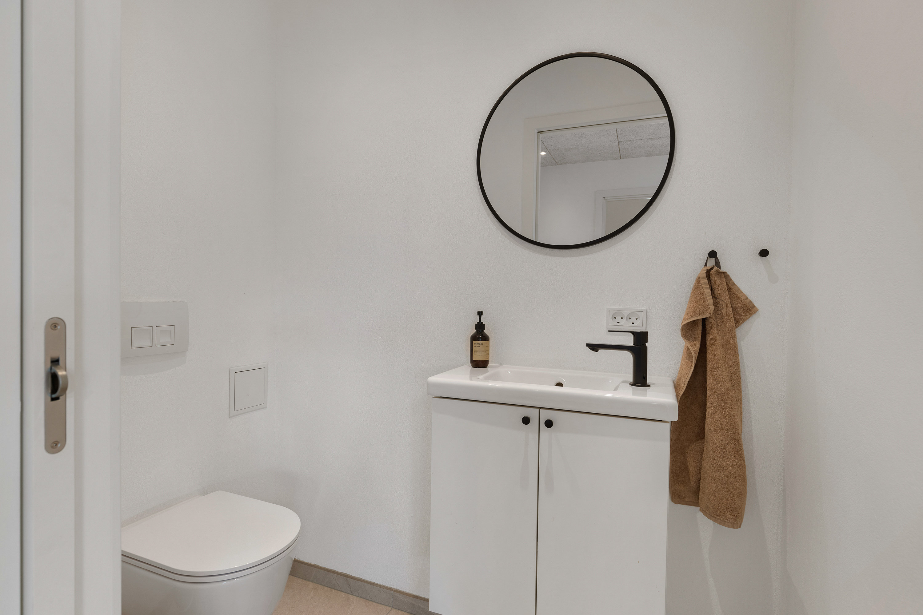 Fremhævet toilet billede i fuldskærmstilstand. Billede af Birkelsevej 16, 9440 Aabybro