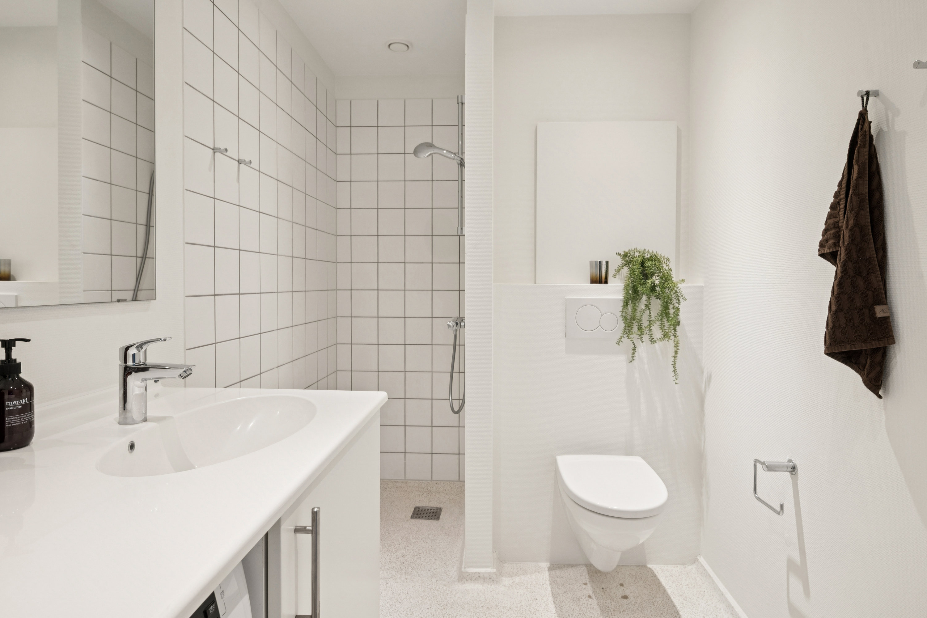 Fremhævet badeværelse billede i fuldskærmstilstand. Billede af Gebauersgade 2, 2. 10., 8000 Aarhus C
