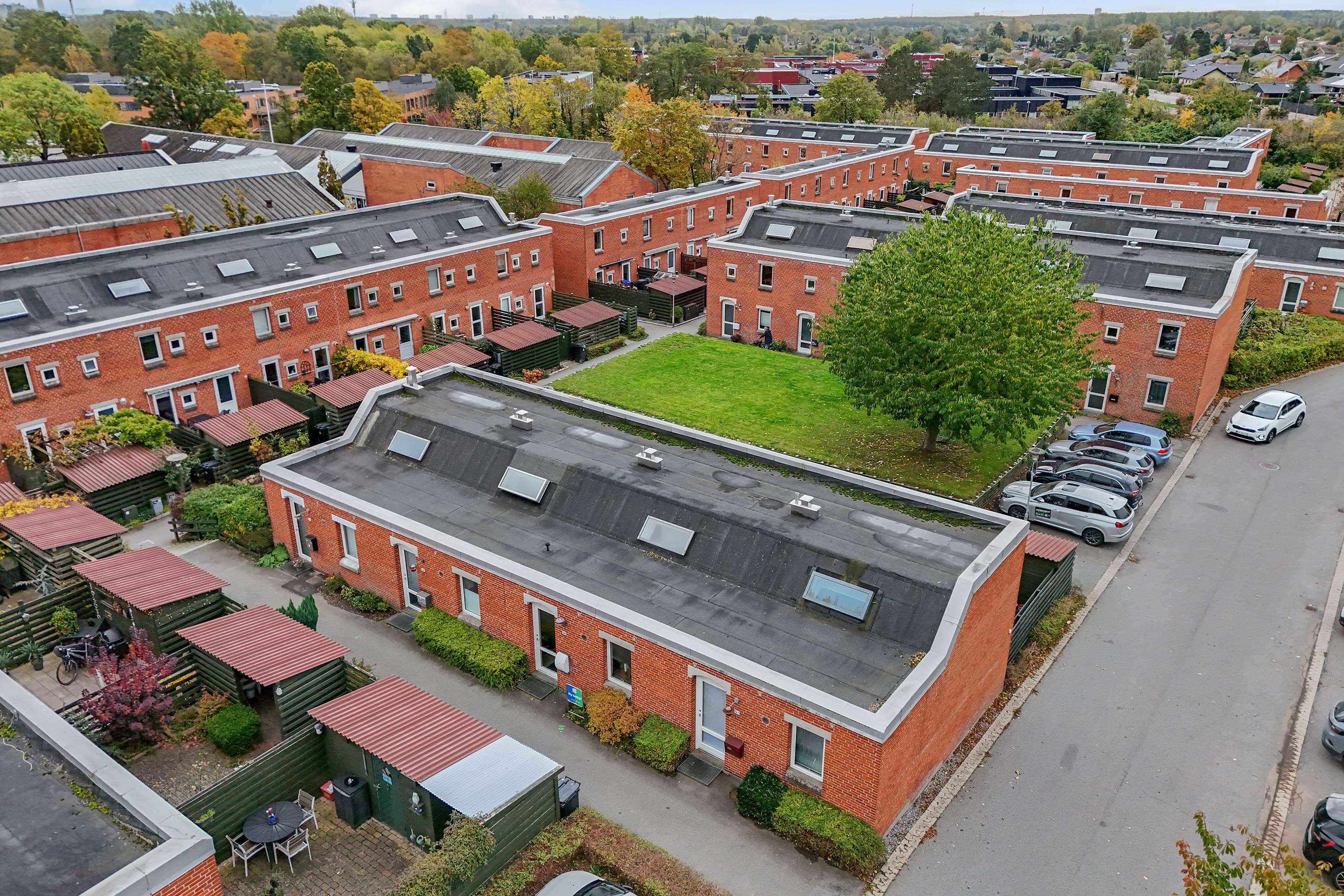 Fremhævet luftfoto billede i fuldskærmstilstand. Billede af Kildestrædet 94, 2740 Skovlunde