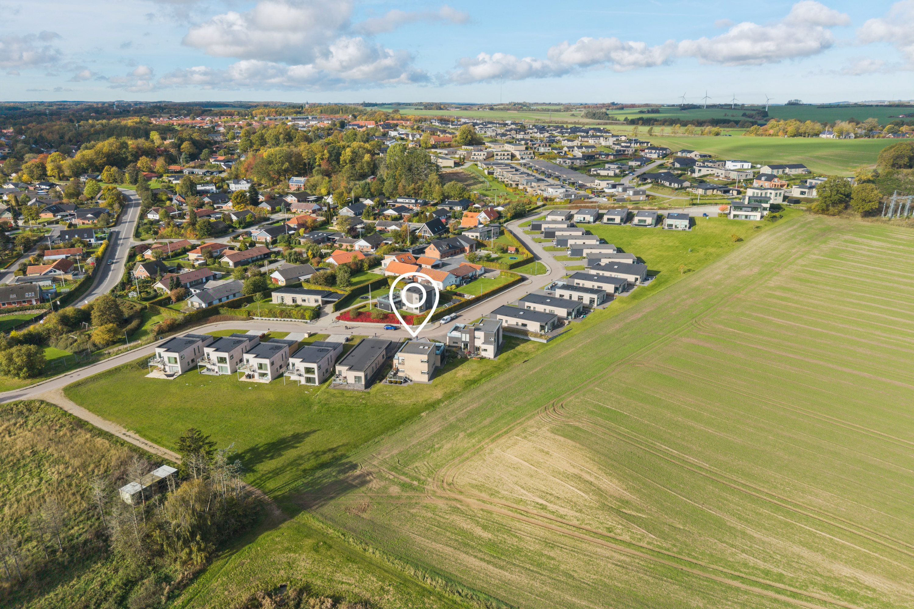 Fremhævet luftfoto billede i fuldskærmstilstand. Billede af Holmebakken 12, 8382 Hinnerup