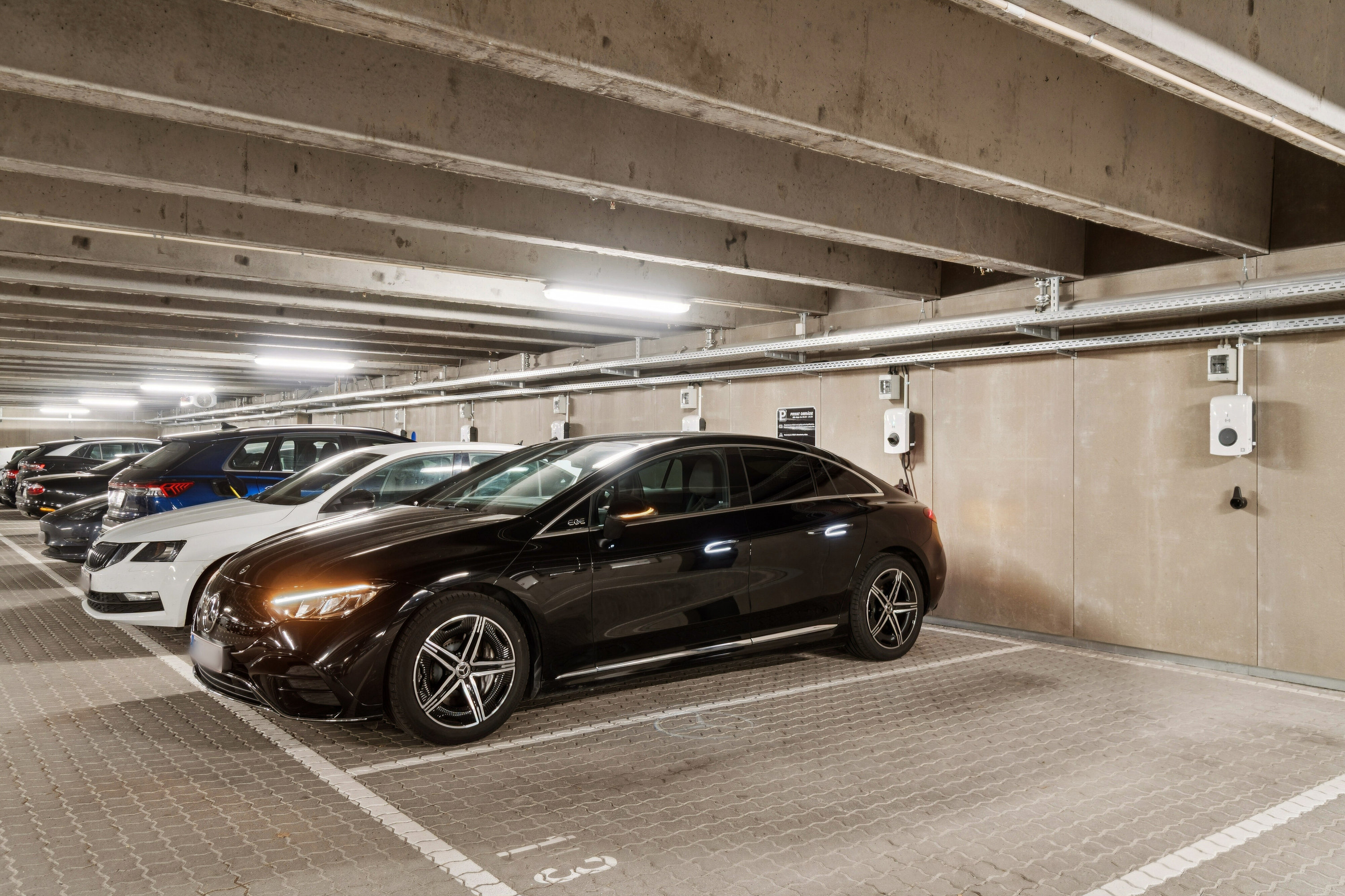 Fremhævet garage billede i fuldskærmstilstand. Billede af Andrei Sakharovs Vej 21, 2. mf., 2450 København SV
