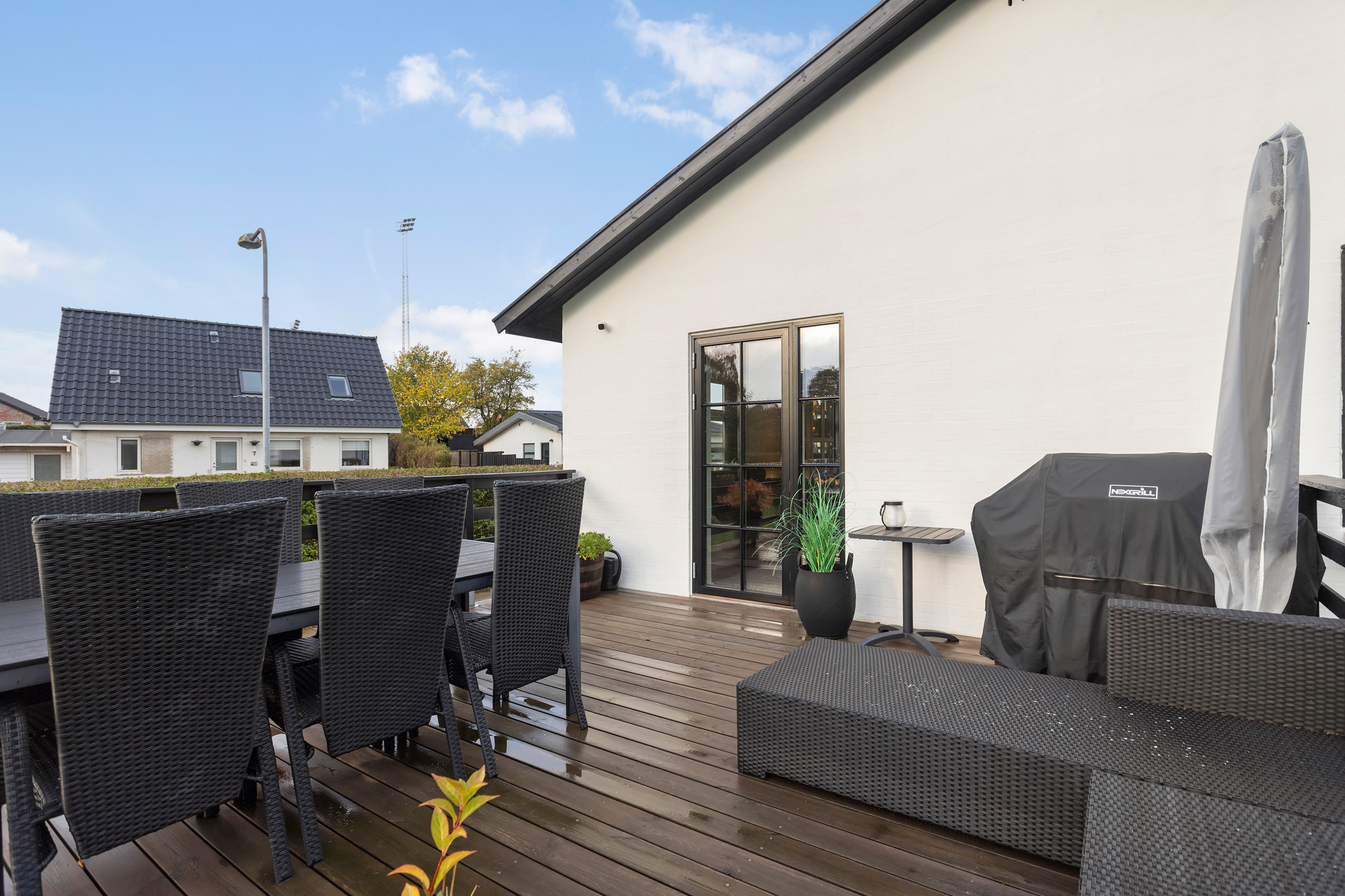 Fremhævet terrasse billede i fuldskærmstilstand. Billede af Stenbakkevej 2, 9900 Frederikshavn