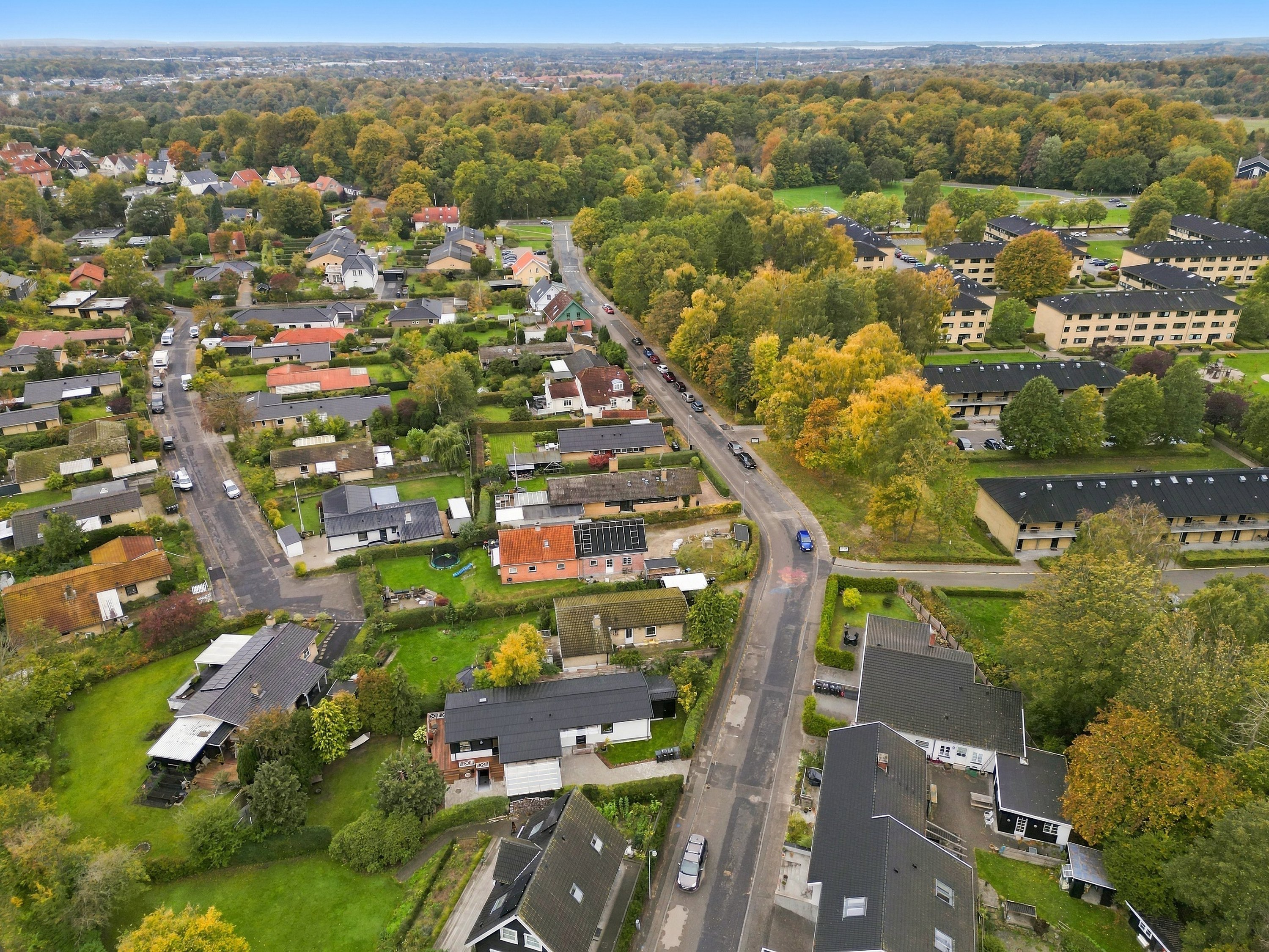 Fremhævet luftfoto billede i fuldskærmstilstand. Billede af Gl. Holmegårdsvej 26, 3400 Hillerød