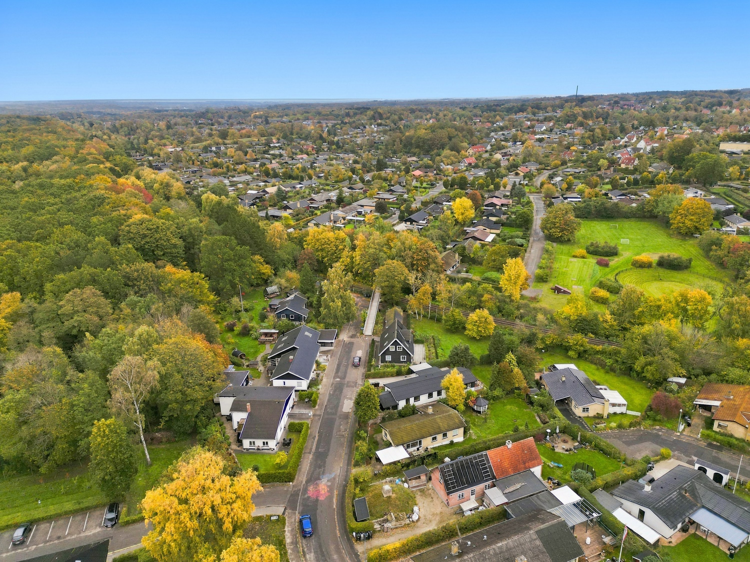 Fremhævet luftfoto billede i fuldskærmstilstand. Billede af Gl. Holmegårdsvej 26, 3400 Hillerød
