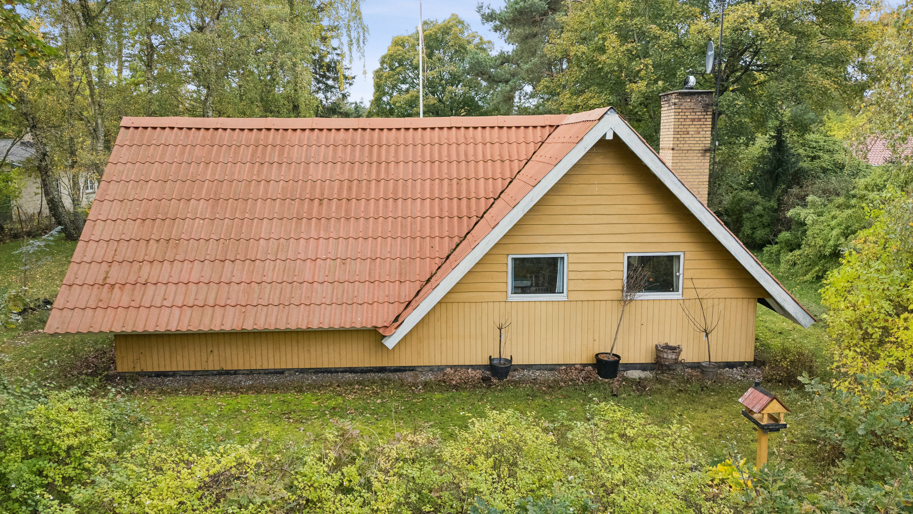 Fremhævet set fra vejen billede i fuldskærmstilstand. Billede af Carolinevej 6, Asserbo, 3300 Frederiksværk