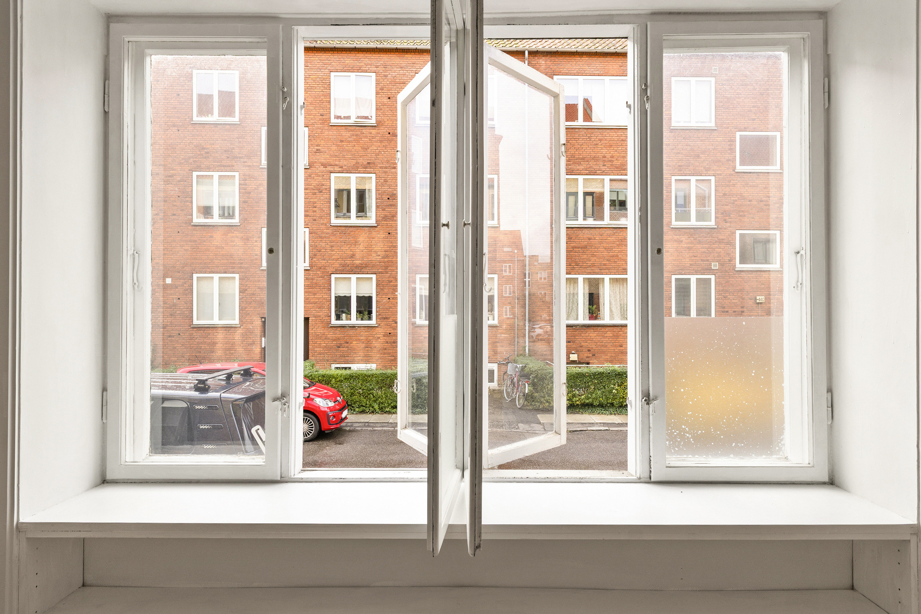 Fremhævet stue billede i fuldskærmstilstand. Billede af Ordrup Jagtvej 42D, st. th., 2920 Charlottenlund