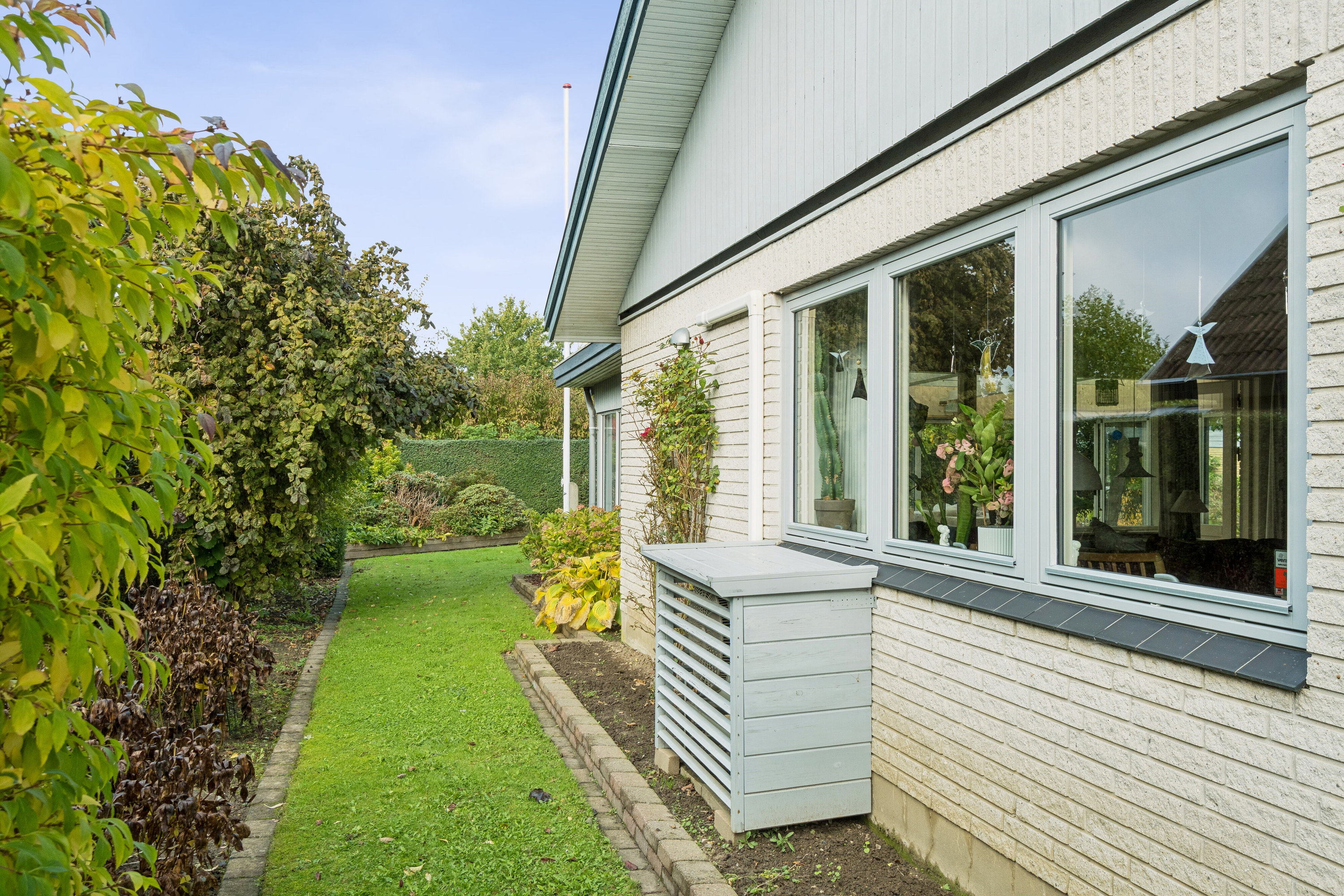 Fremhævet set fra haven billede i fuldskærmstilstand. Billede af Sørby Parkvej 47, Sørbymagle, 4200 Slagelse