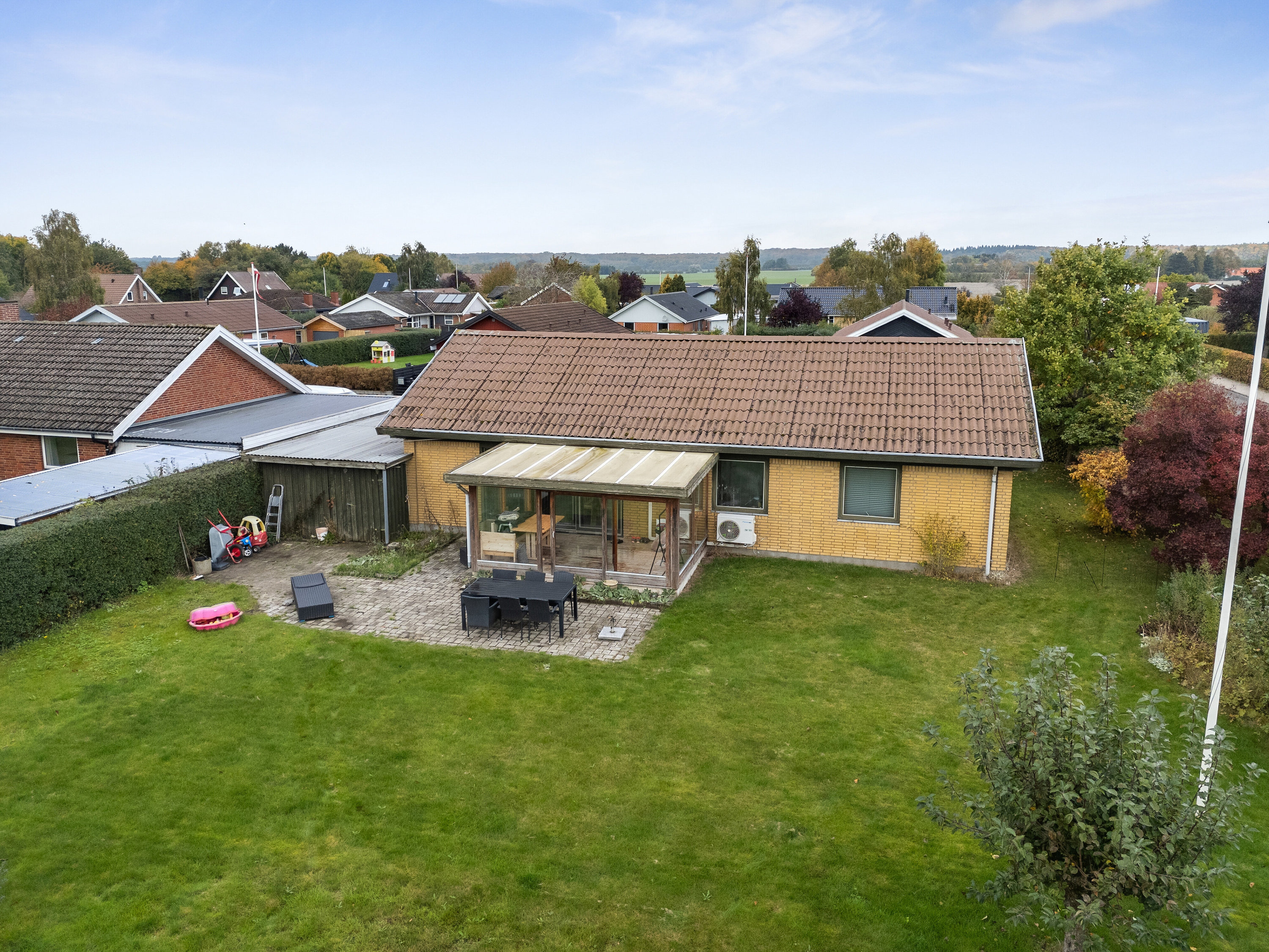 Fremhævet set fra haven billede i fuldskærmstilstand. Billede af Egebjergvej 55, Sørbymagle, 4200 Slagelse