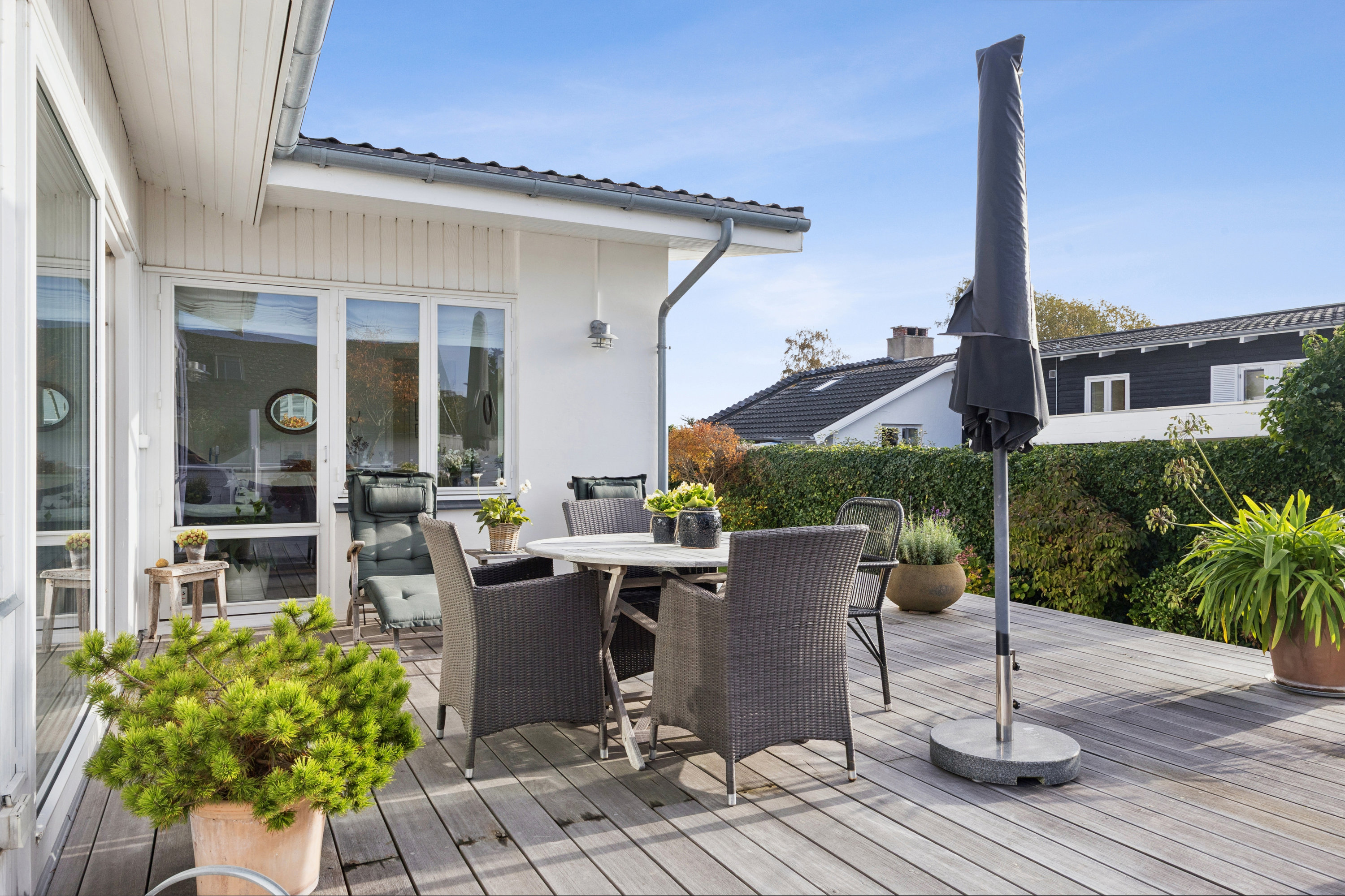 Fremhævet terrasse billede i fuldskærmstilstand. Billede af Søfrydsvej 5, 2670 Greve